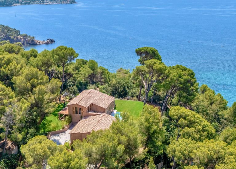 maison 6 Pièces en vente sur LE PRADET (83220)