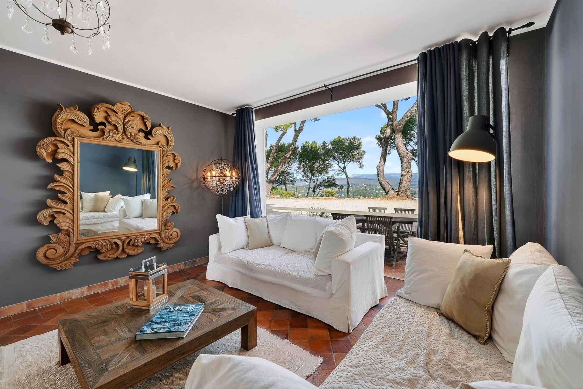 maison 15 Pièces en vente sur LA CADIERE D AZUR (83740)