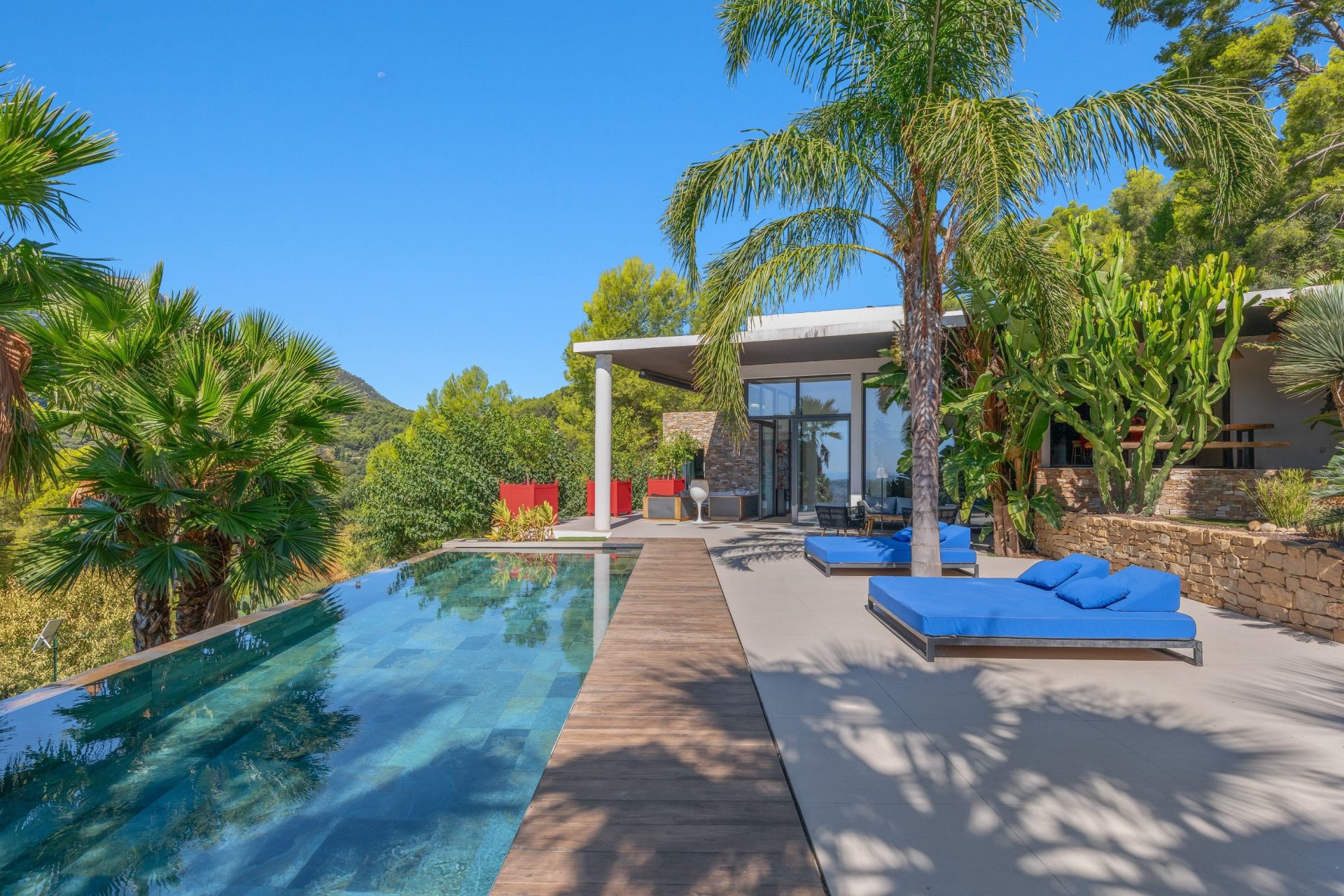 villa 7 Pièces en vente sur LA VALETTE DU VAR (83160)