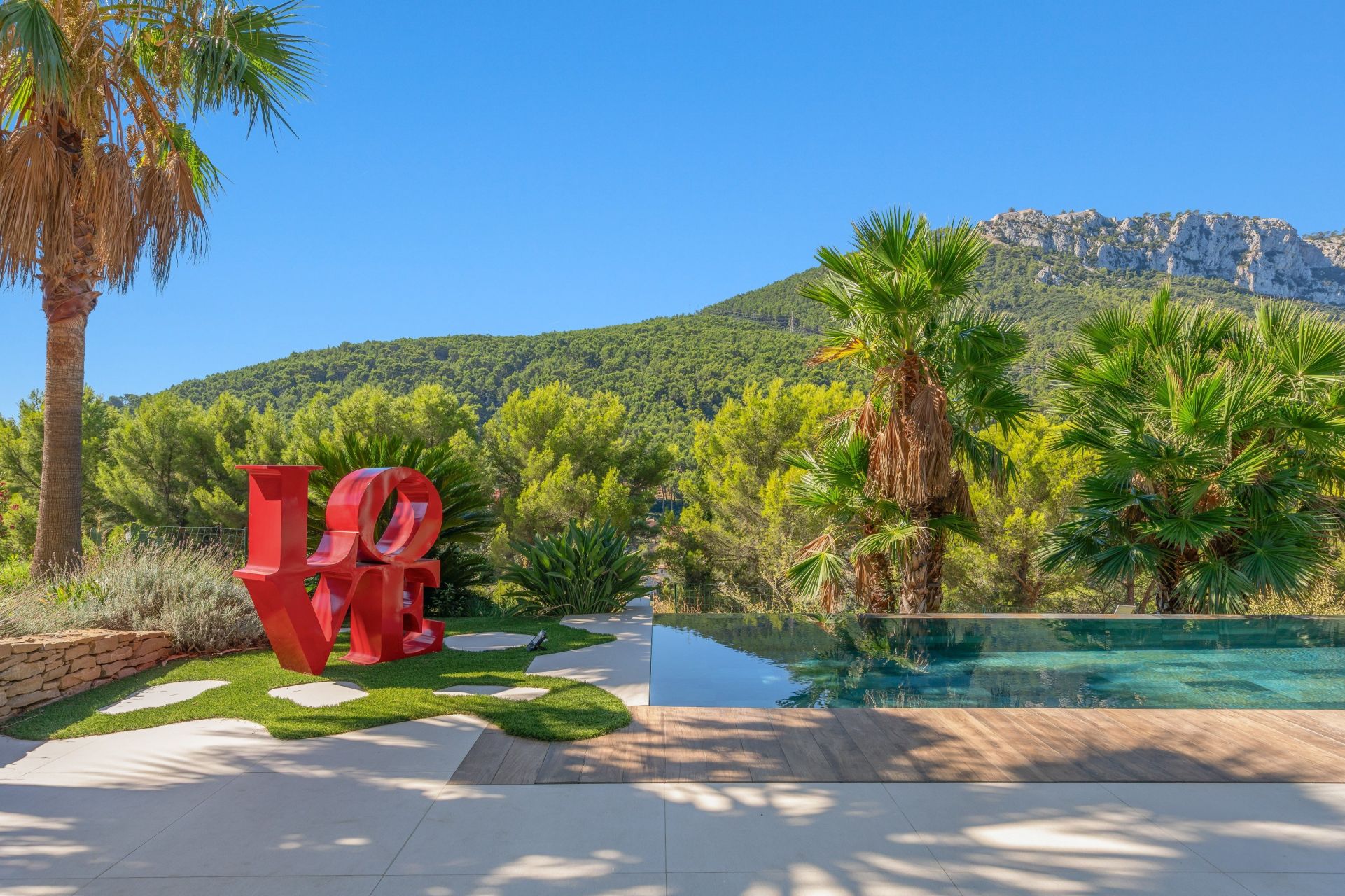 villa 7 Pièces en vente sur LA VALETTE DU VAR (83160)