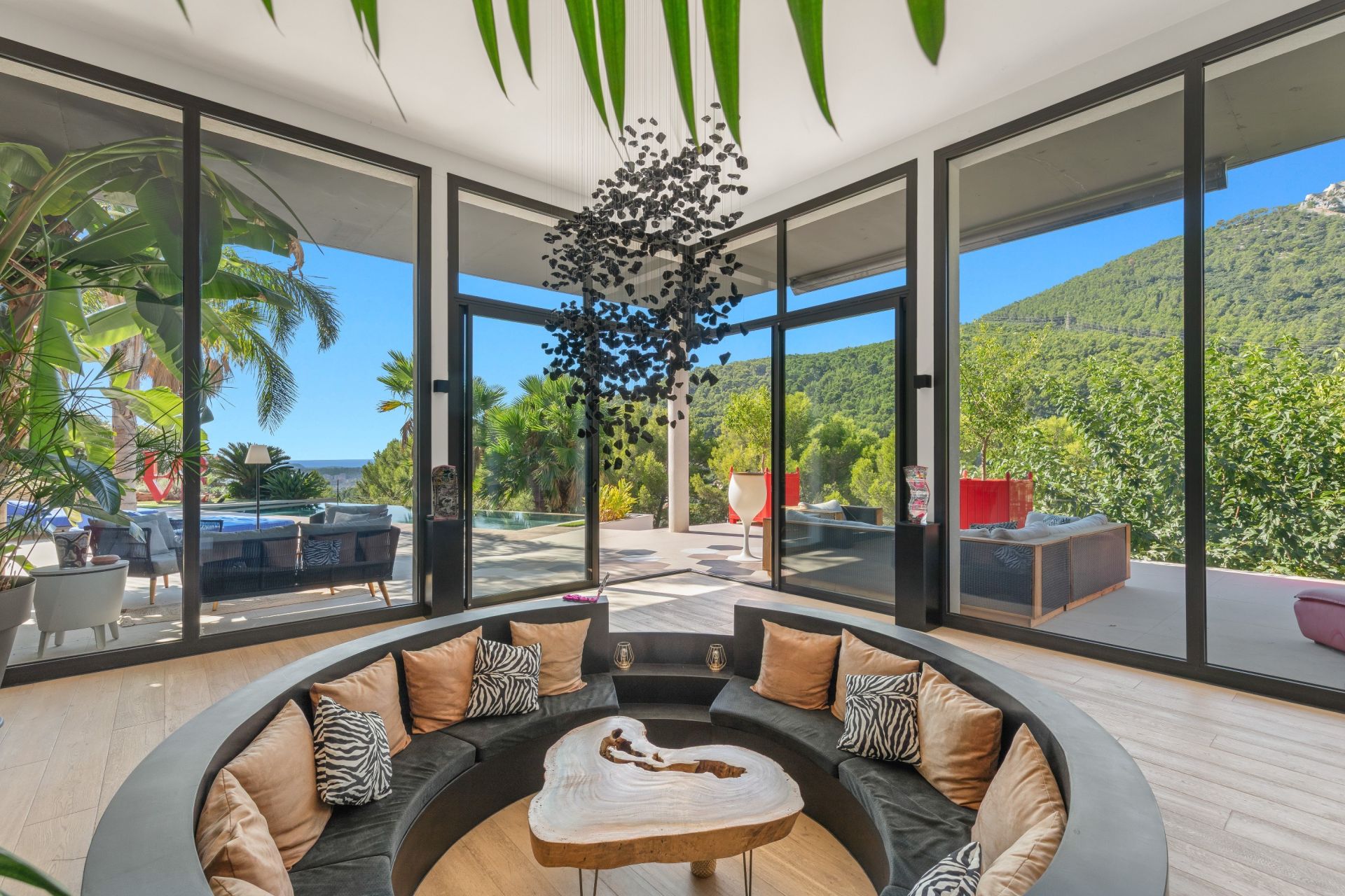 villa 7 Pièces en vente sur LA VALETTE DU VAR (83160)