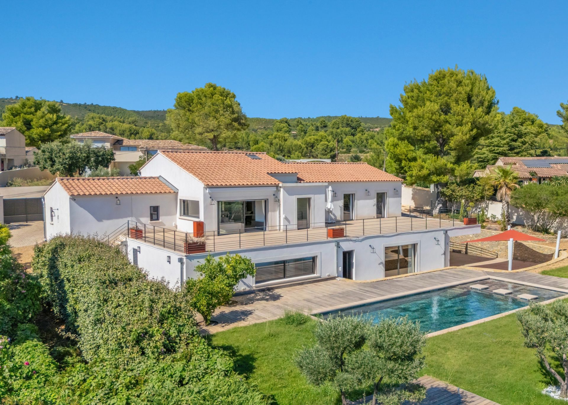 maison 9 Pièces en vente sur LA CADIERE D AZUR (83740)