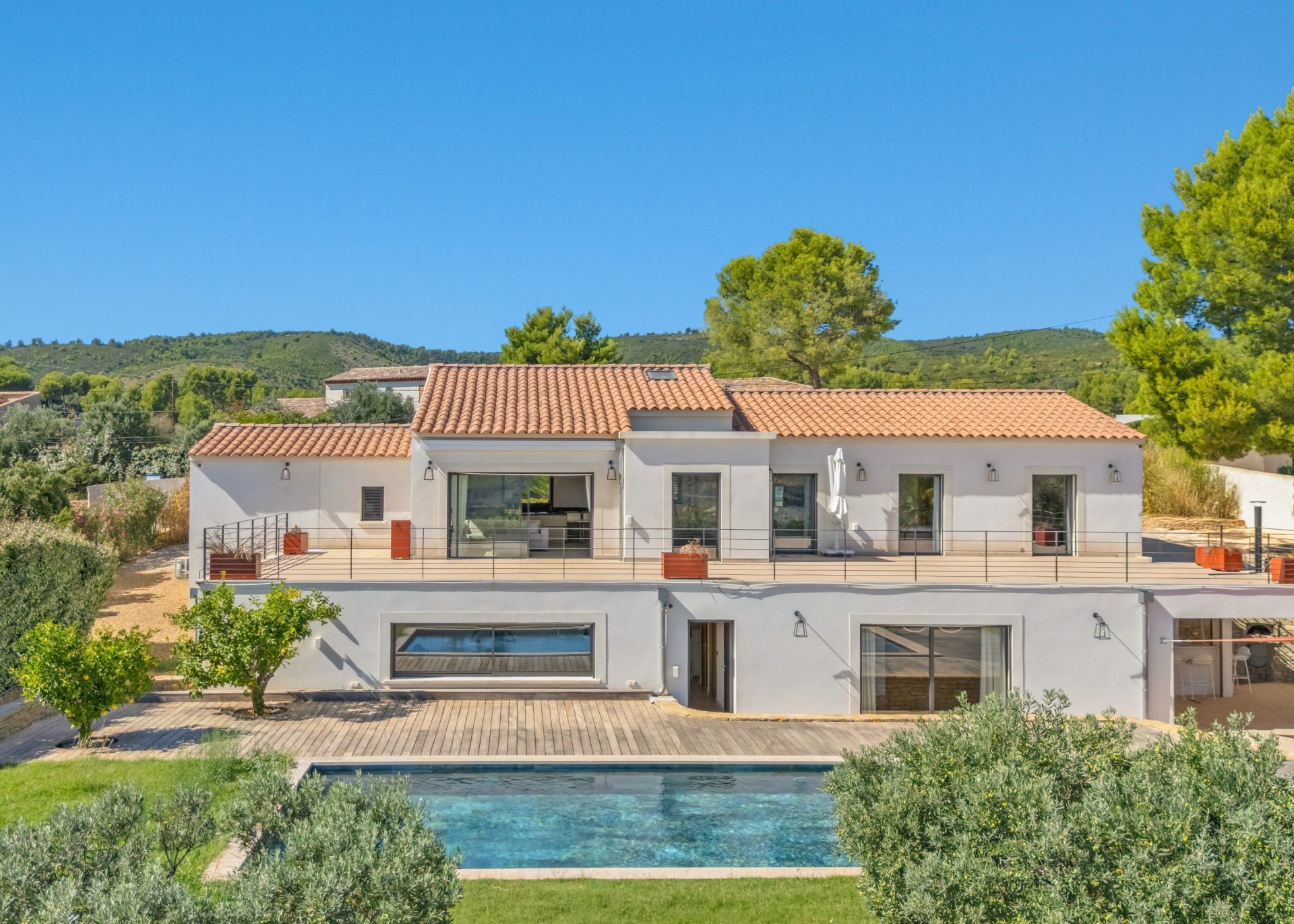 maison 9 Pièces en vente sur LA CADIERE D AZUR (83740)