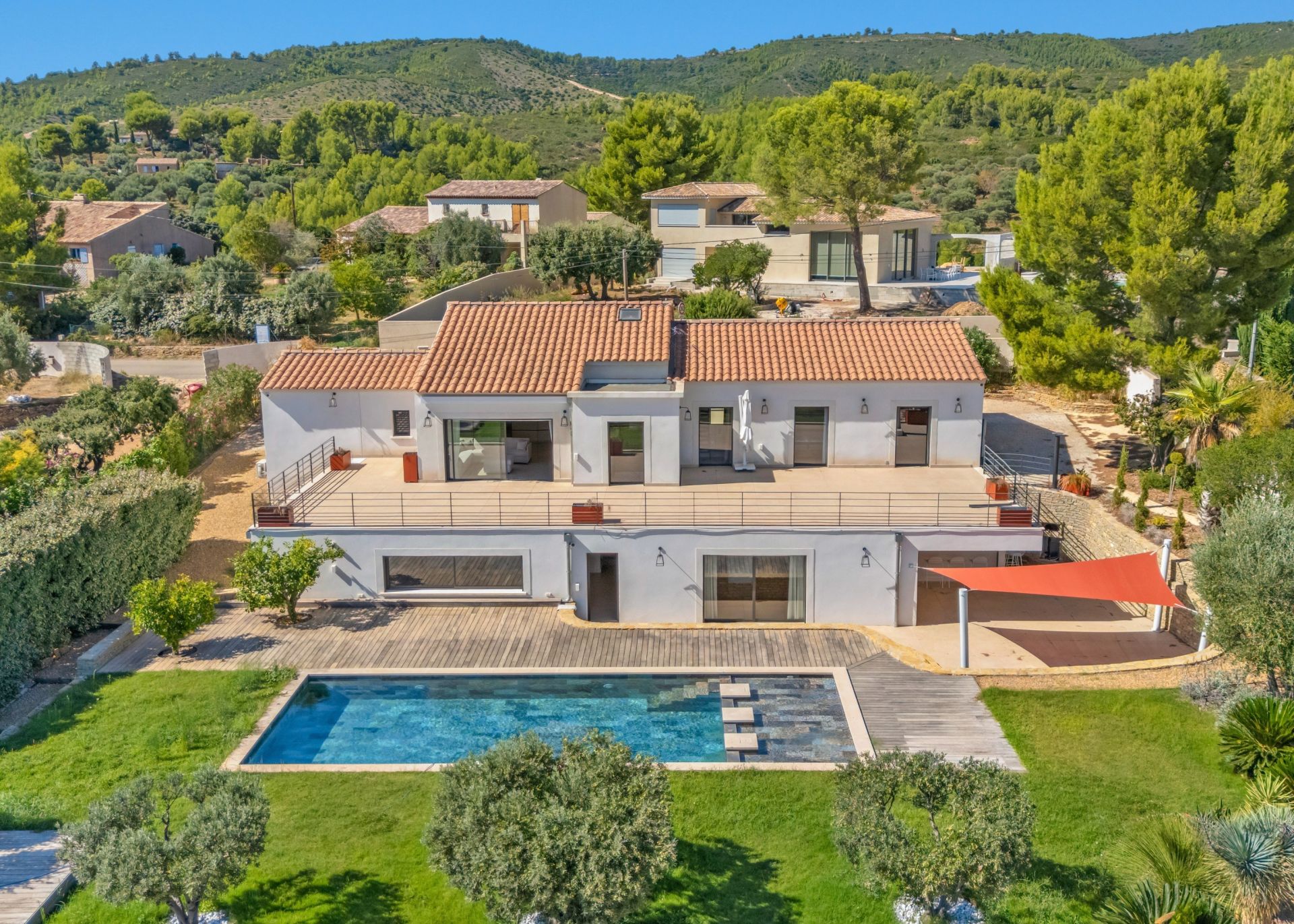 maison 9 Pièces en vente sur LA CADIERE D AZUR (83740)
