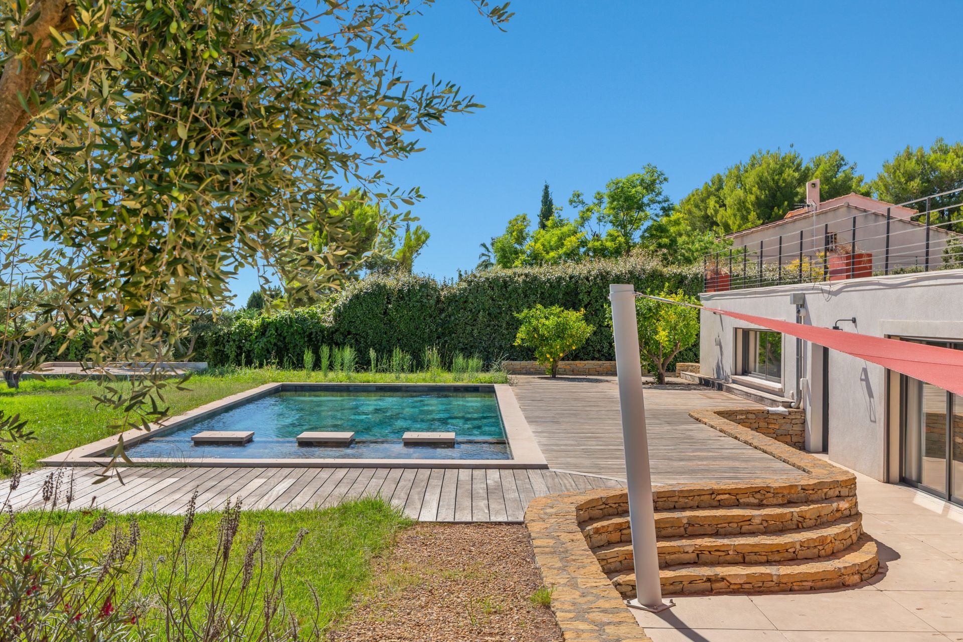maison 9 Pièces en vente sur LA CADIERE D AZUR (83740)