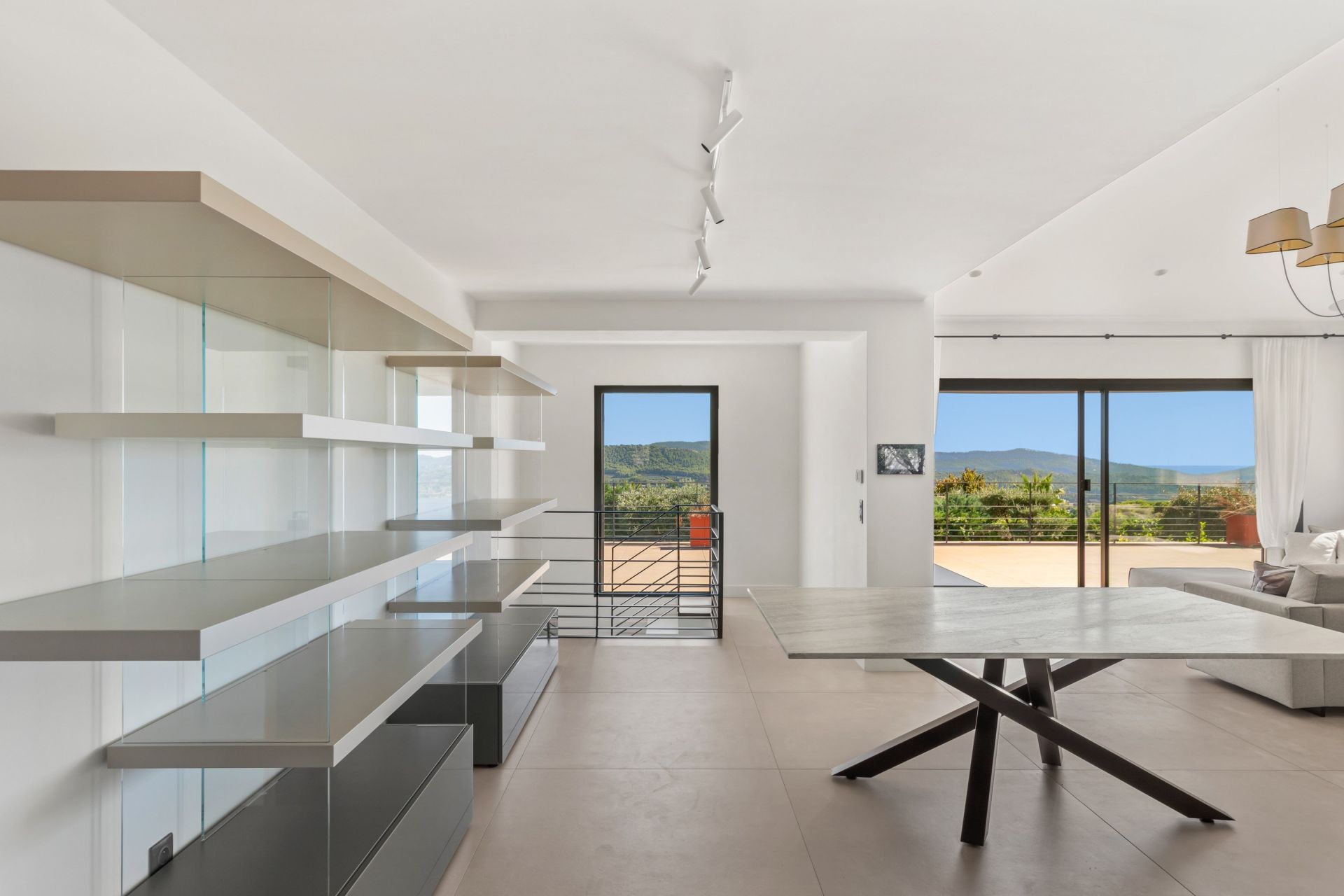 maison 9 Pièces en vente sur LA CADIERE D AZUR (83740)
