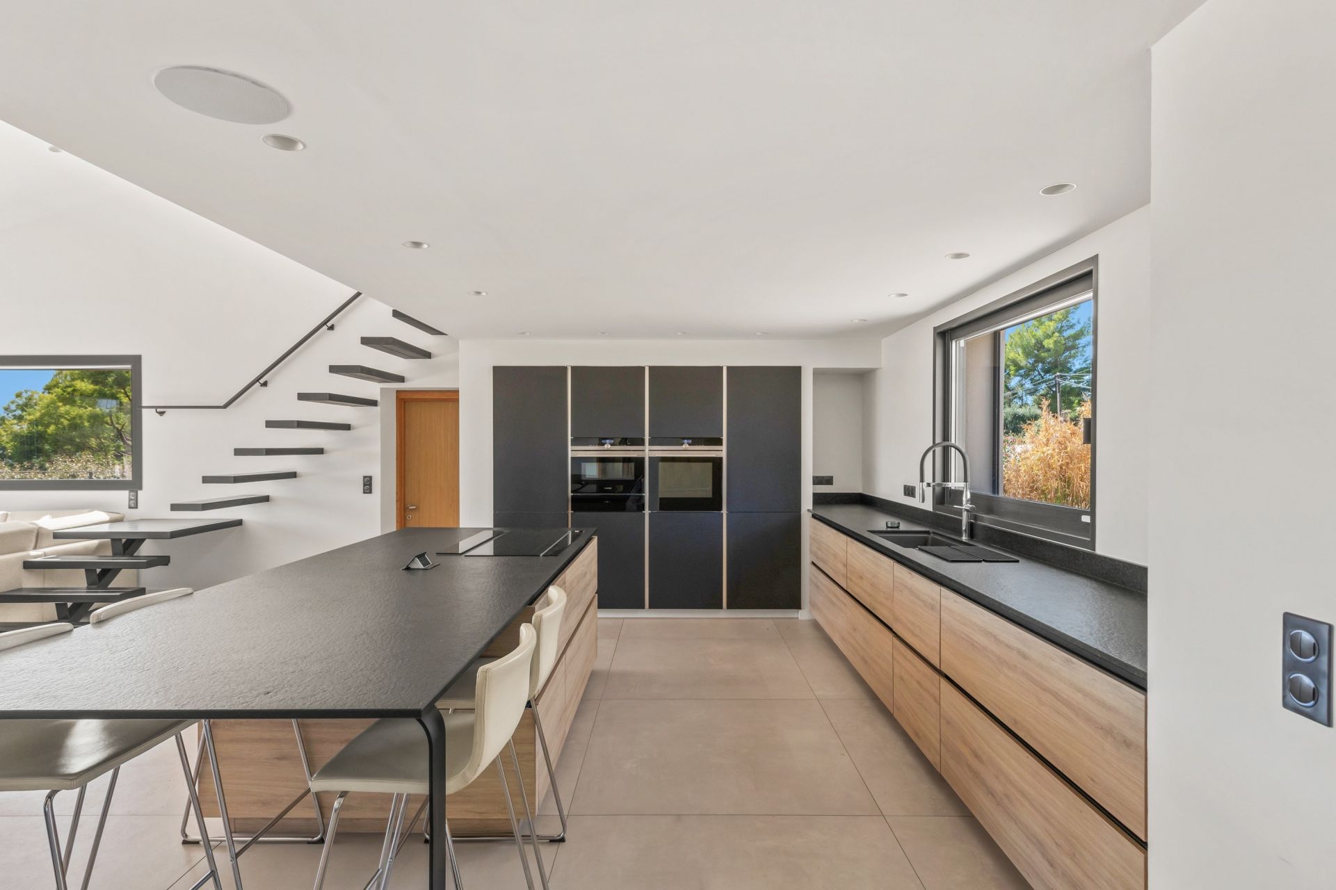 maison 9 Pièces en vente sur LA CADIERE D AZUR (83740)