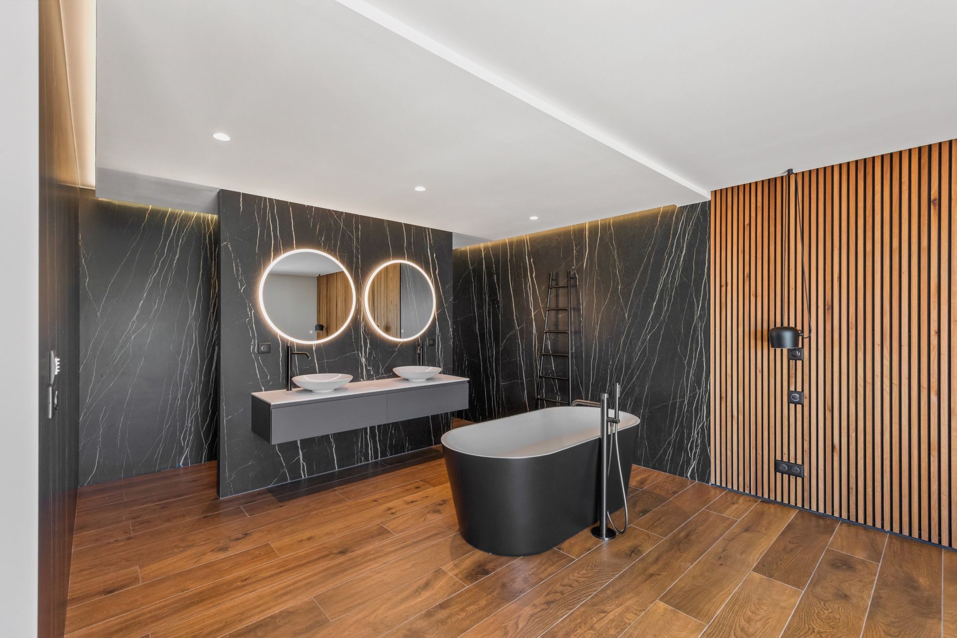 maison 9 Pièces en vente sur LA CADIERE D AZUR (83740)