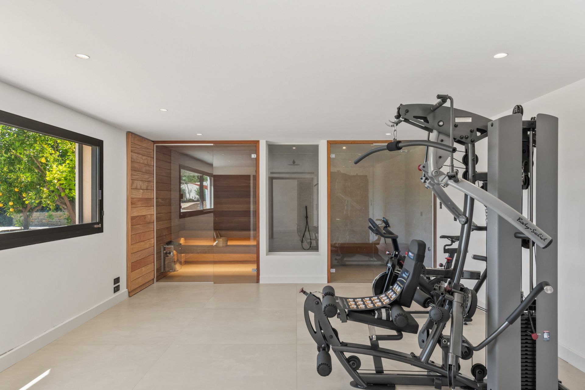 maison 9 Pièces en vente sur LA CADIERE D AZUR (83740)