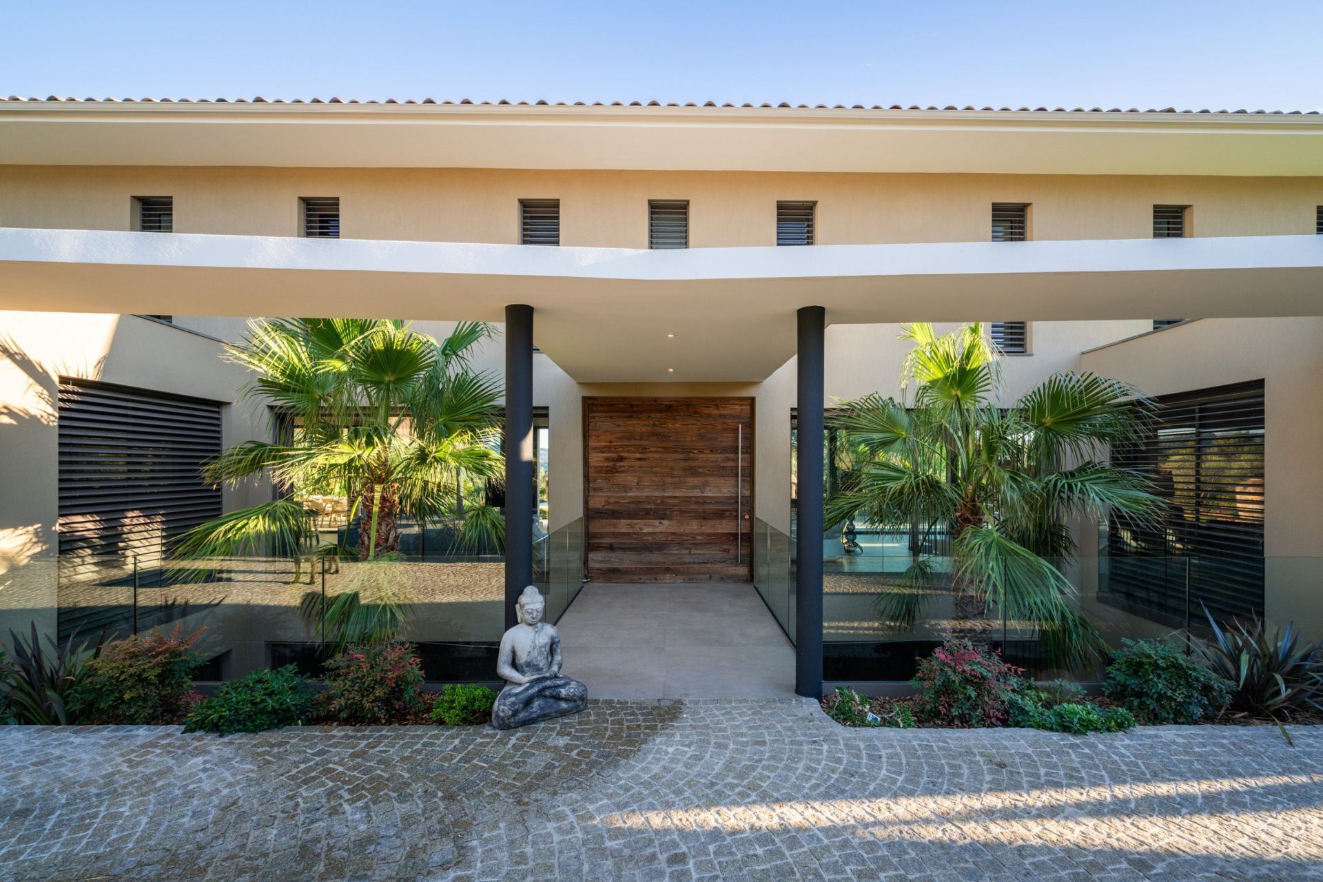 house 10 Rooms for sale on LA CADIERE D AZUR (83740)