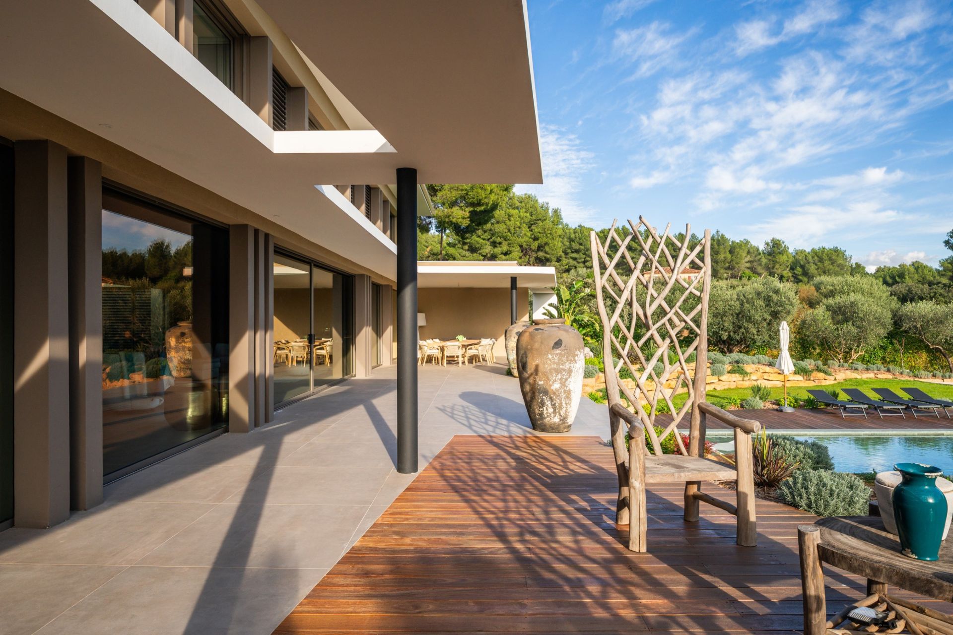 house 10 Rooms for sale on LA CADIERE D AZUR (83740)