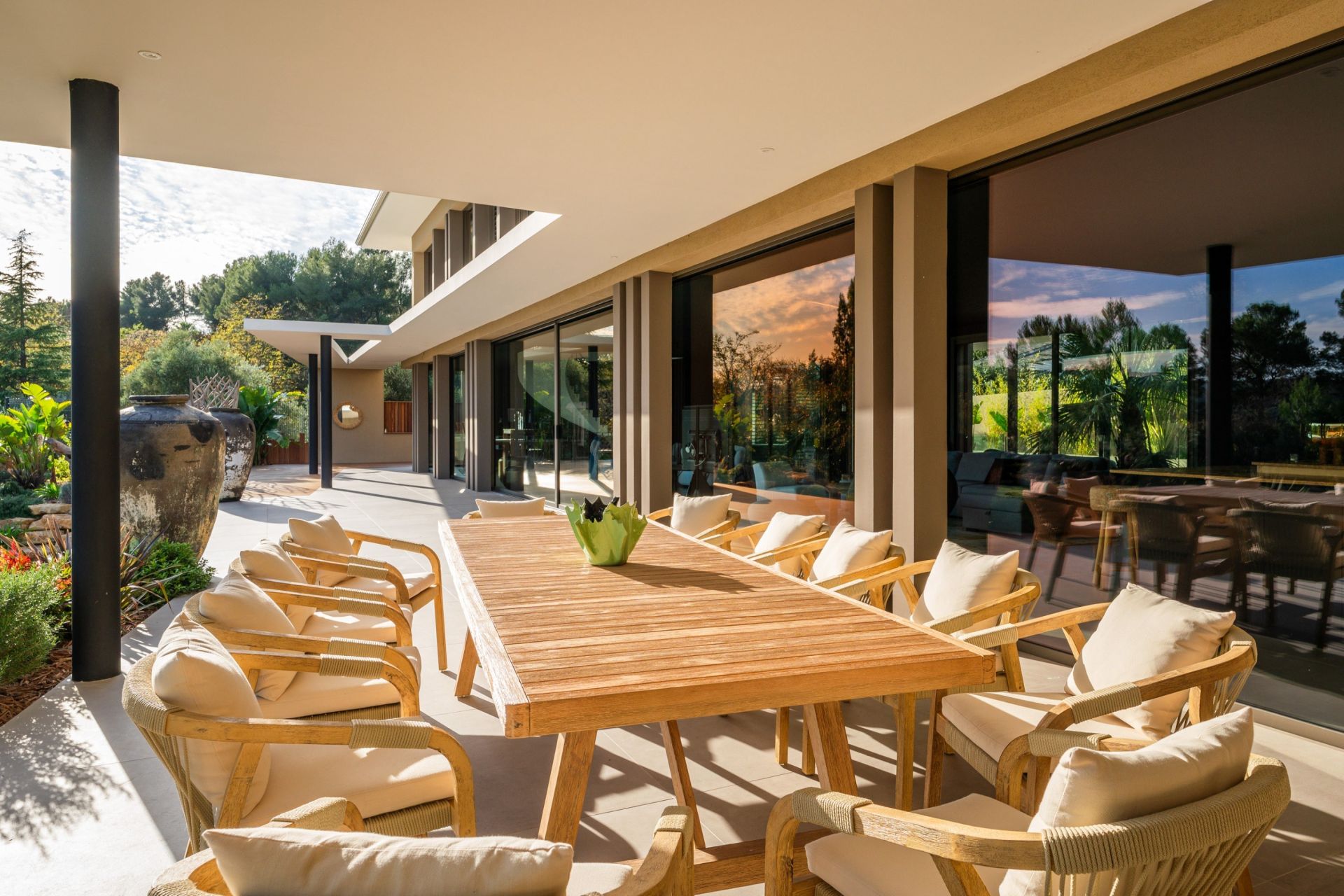 house 10 Rooms for sale on LA CADIERE D AZUR (83740)