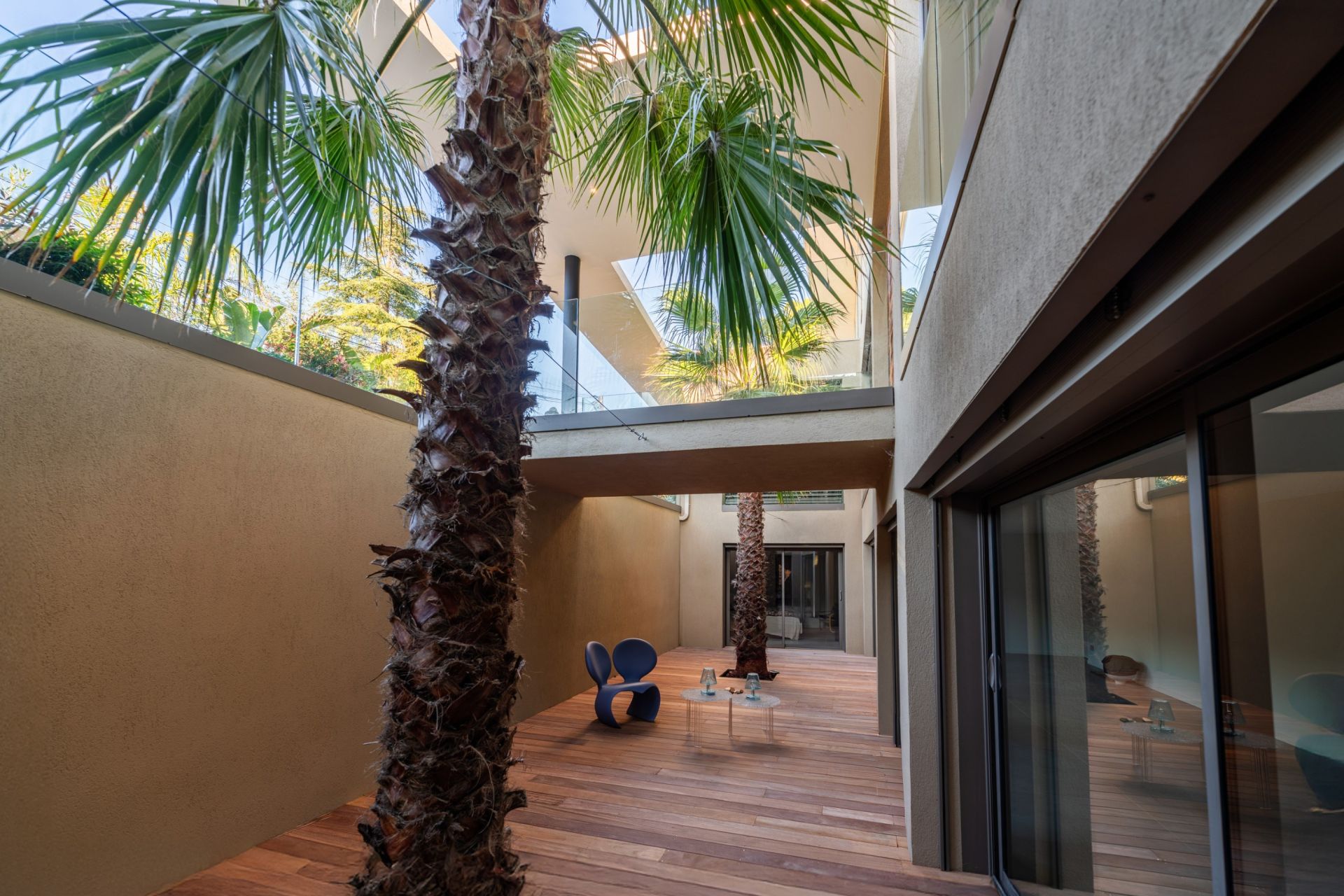 house 10 Rooms for sale on LA CADIERE D AZUR (83740)