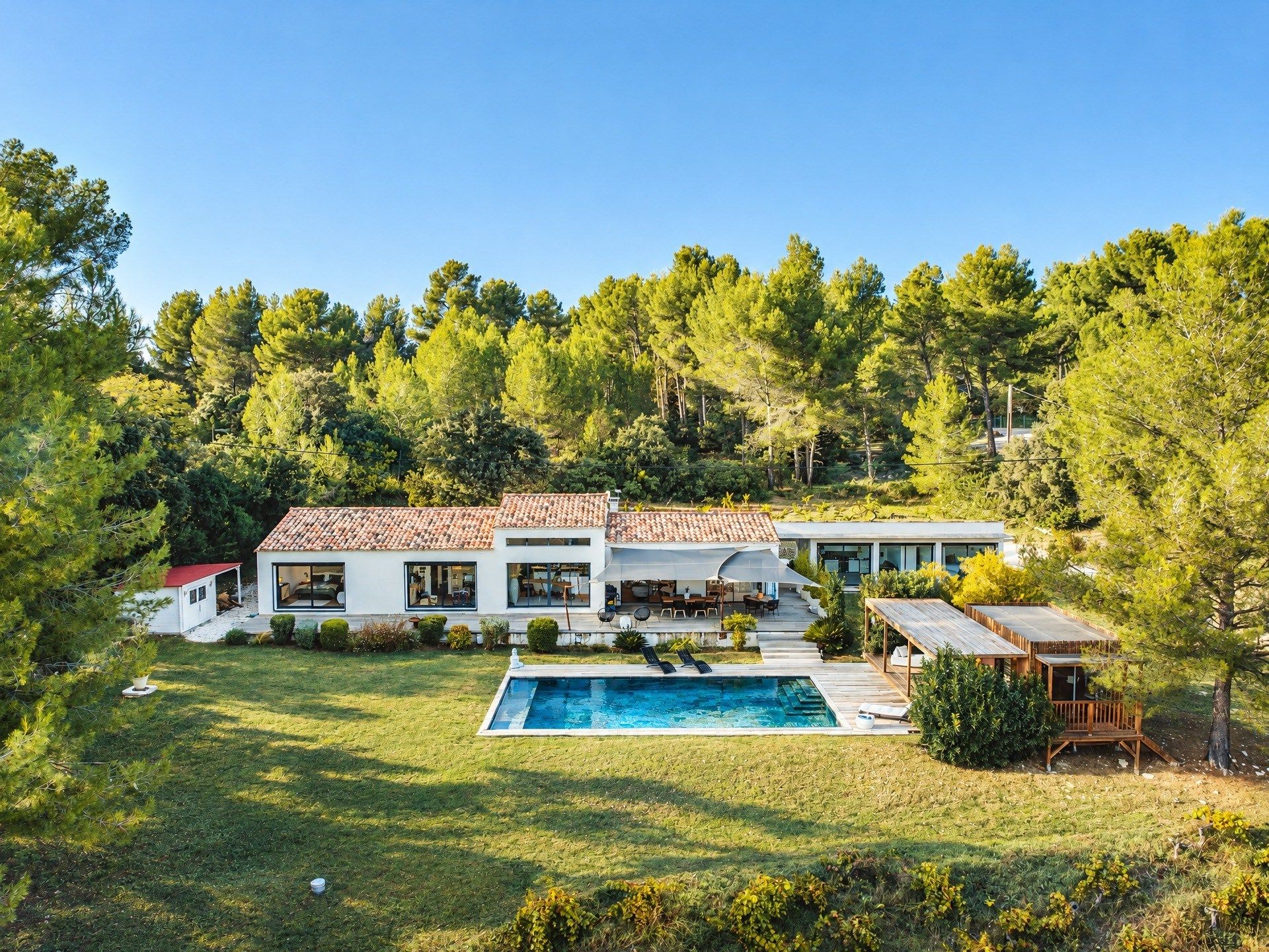 house 6 Rooms for sale on LE CASTELLET (83330)