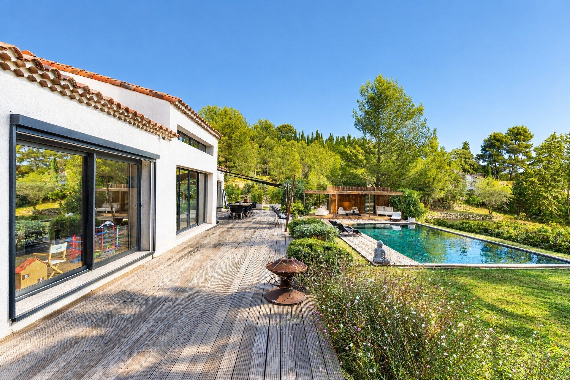 house 6 Rooms for sale on LE CASTELLET (83330)