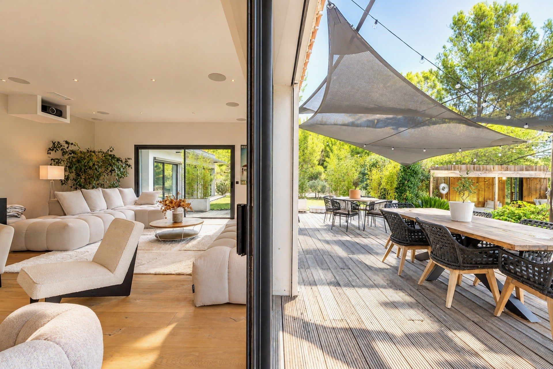 house 6 Rooms for sale on LE CASTELLET (83330)