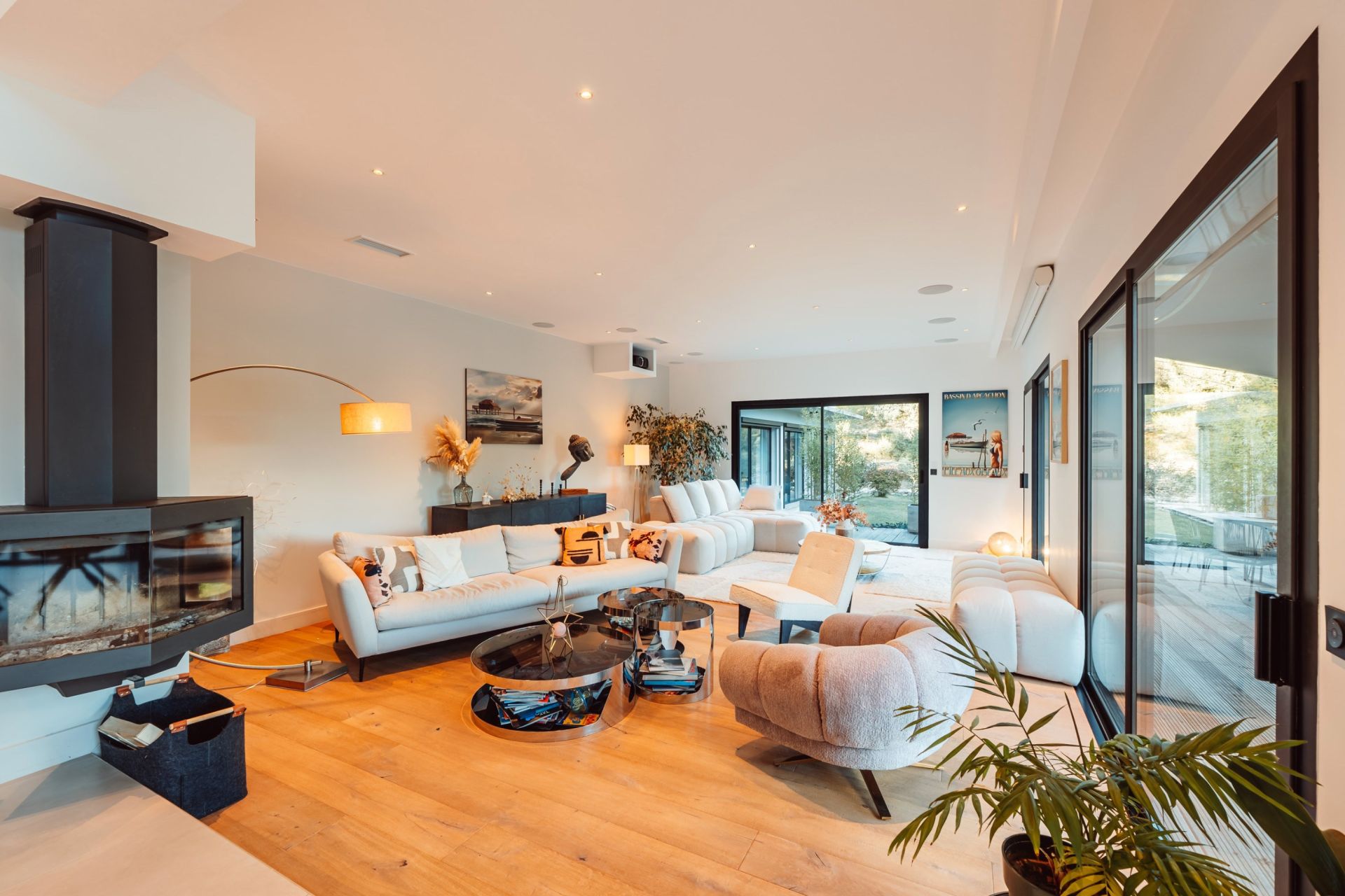house 6 Rooms for sale on LE CASTELLET (83330)