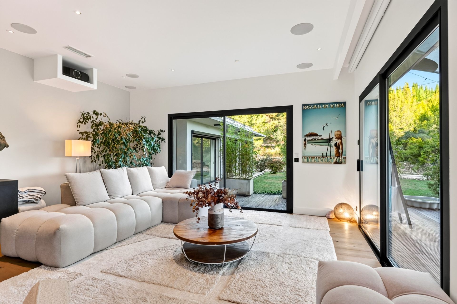 house 6 Rooms for sale on LE CASTELLET (83330)