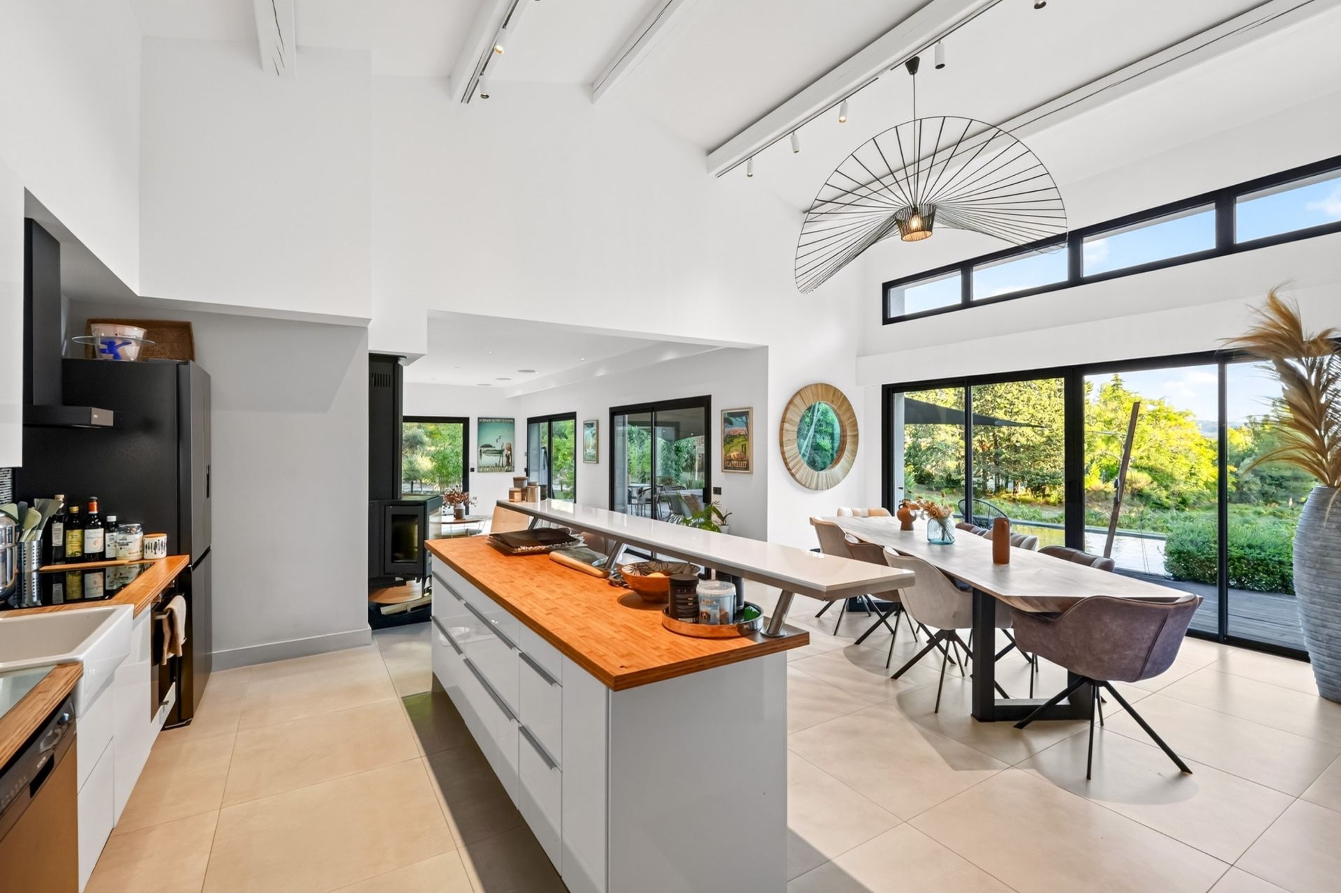 house 6 Rooms for sale on LE CASTELLET (83330)