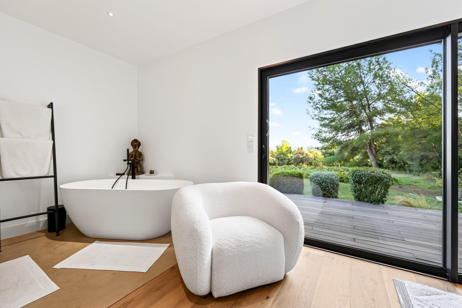house 6 Rooms for sale on LE CASTELLET (83330)