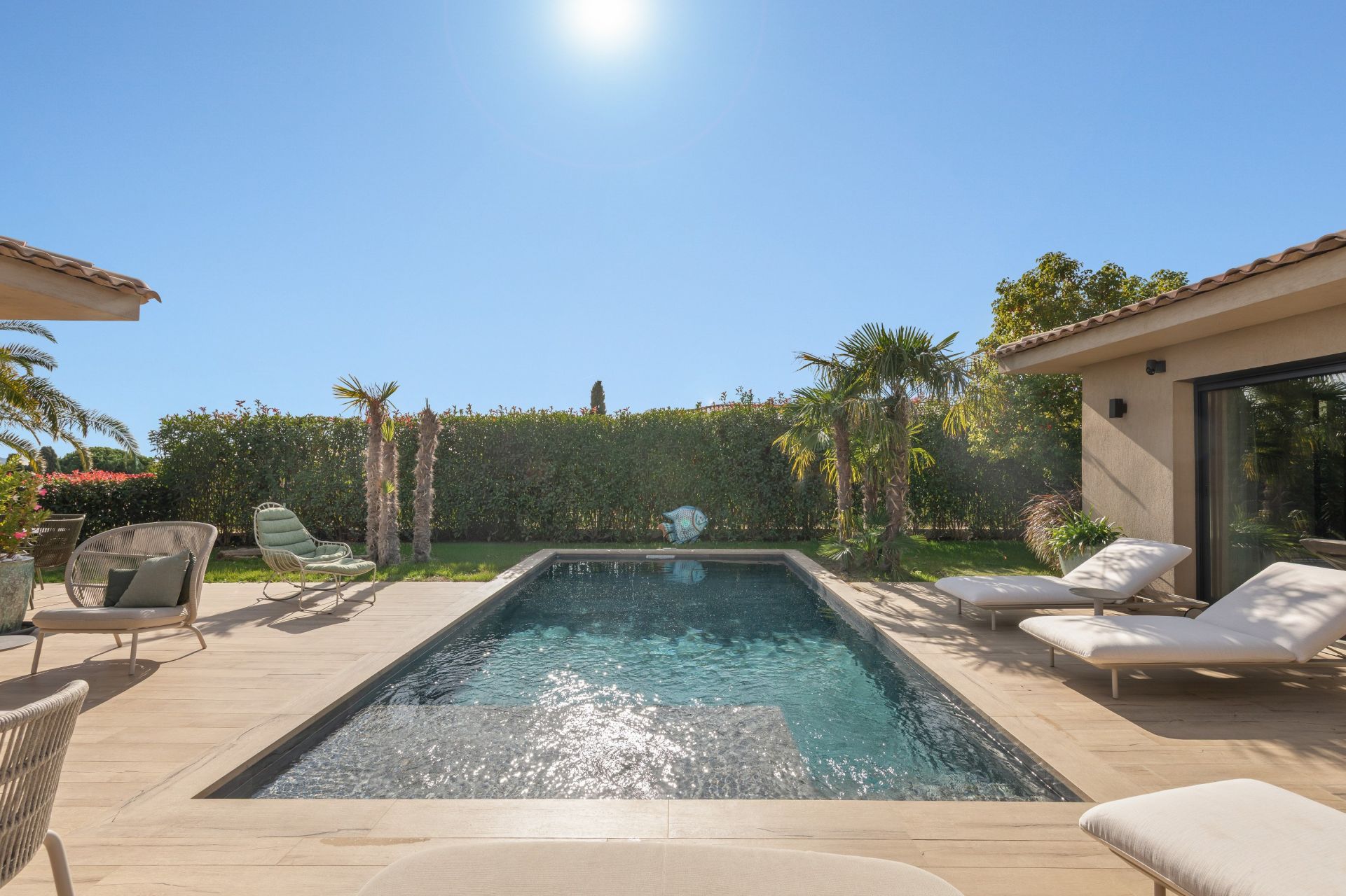 house 6 Rooms for sale on SANARY SUR MER (83110)