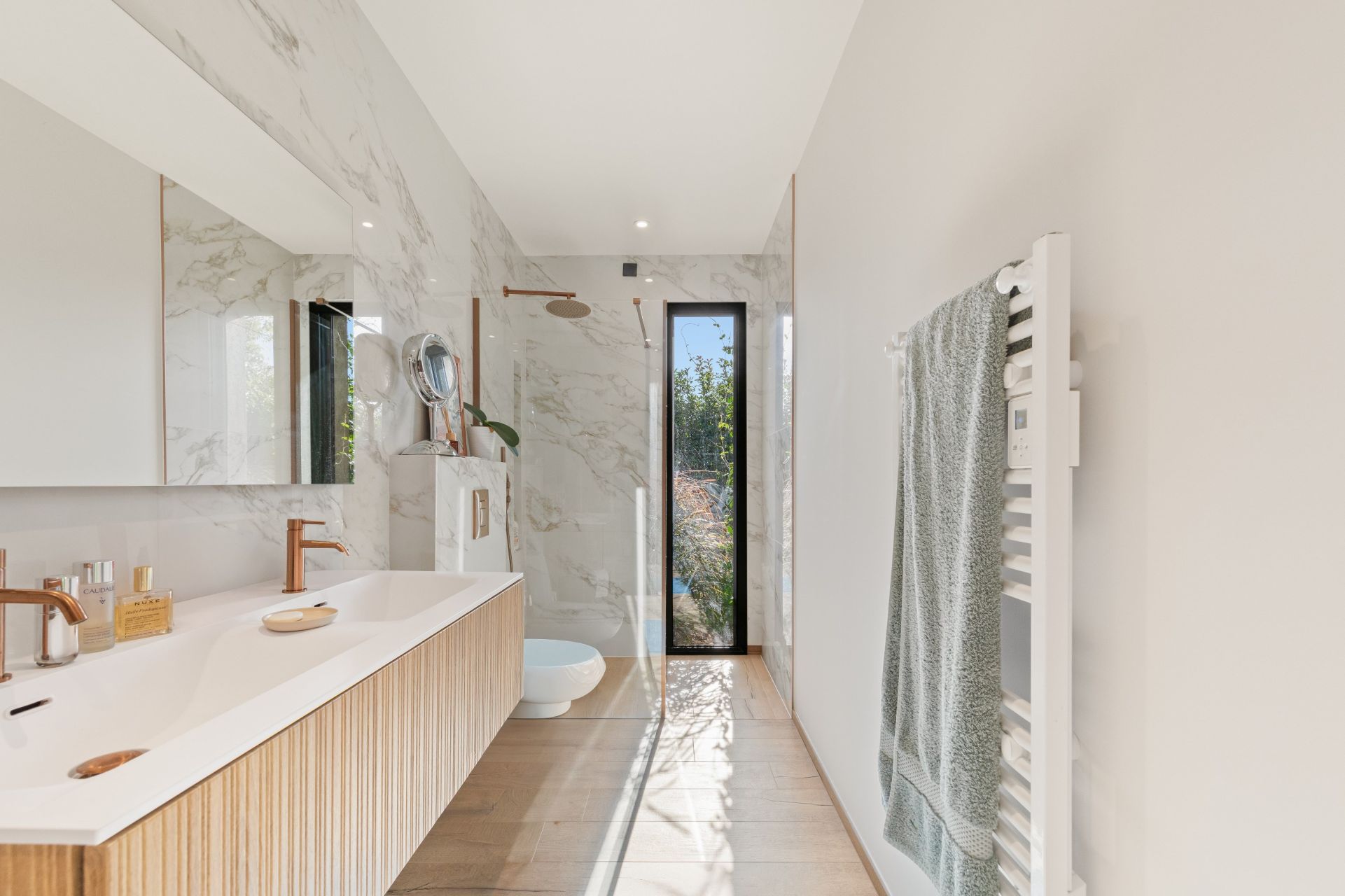 house 6 Rooms for sale on SANARY SUR MER (83110)