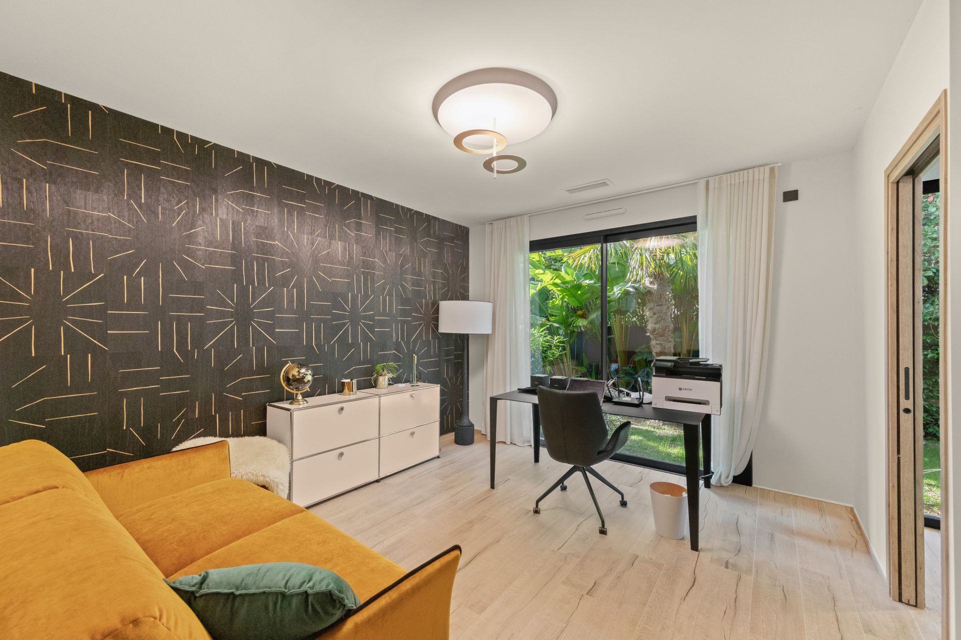 house 6 Rooms for sale on SANARY SUR MER (83110)