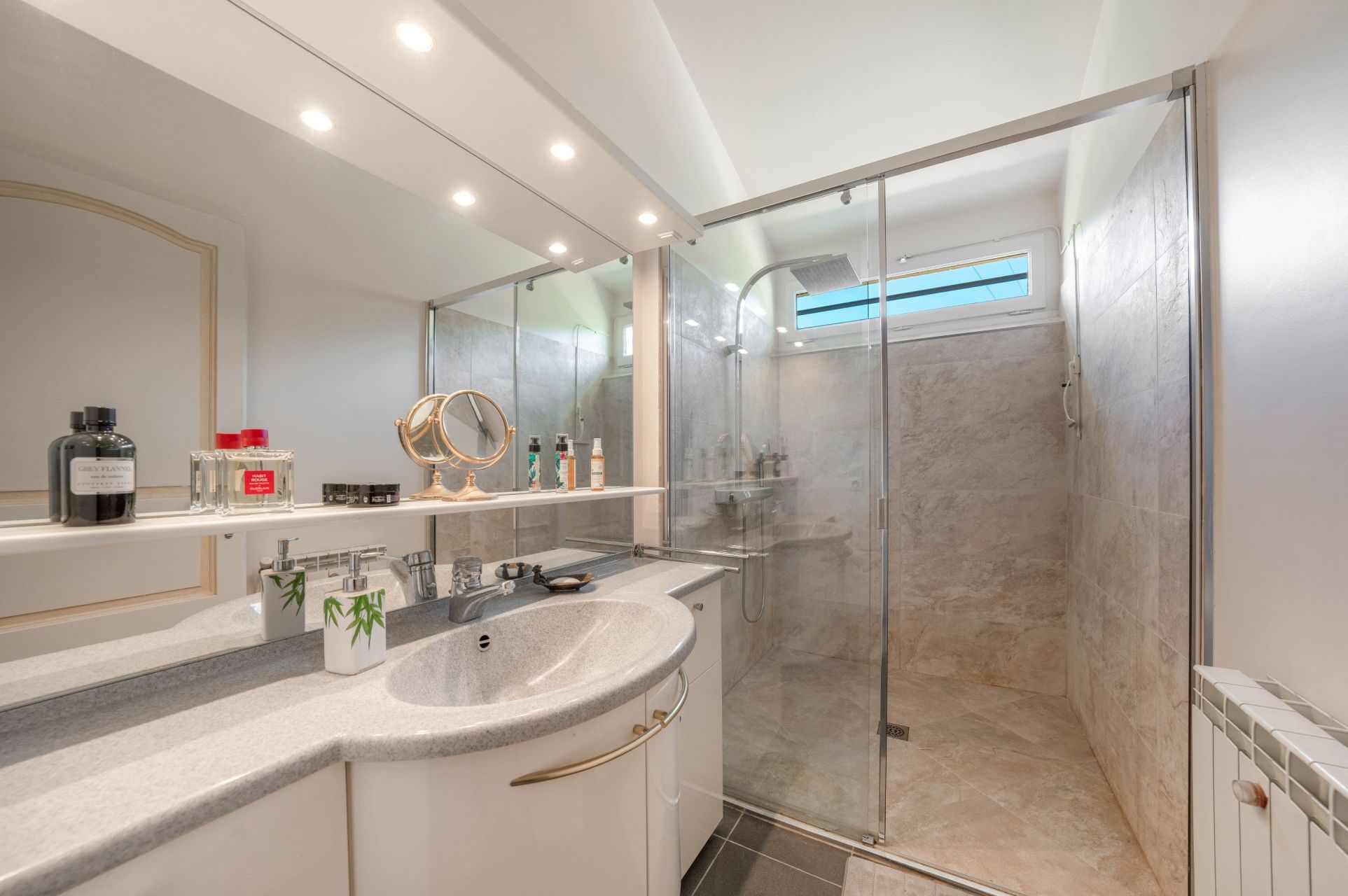 maison provençale 7 Pièces en vente sur LA CADIERE D AZUR (83740)
