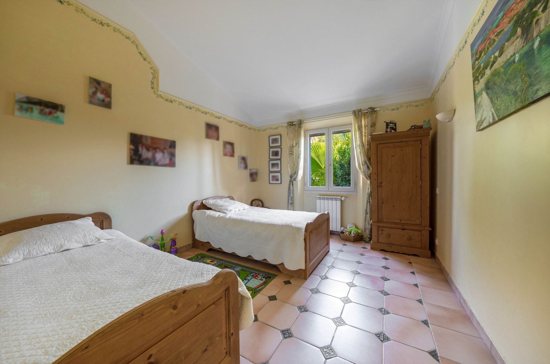 house 7 Rooms for sale on LA CADIERE D AZUR (83740)