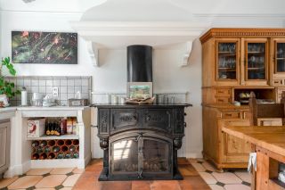 house 7 Rooms for sale on LA CADIERE D AZUR (83740)