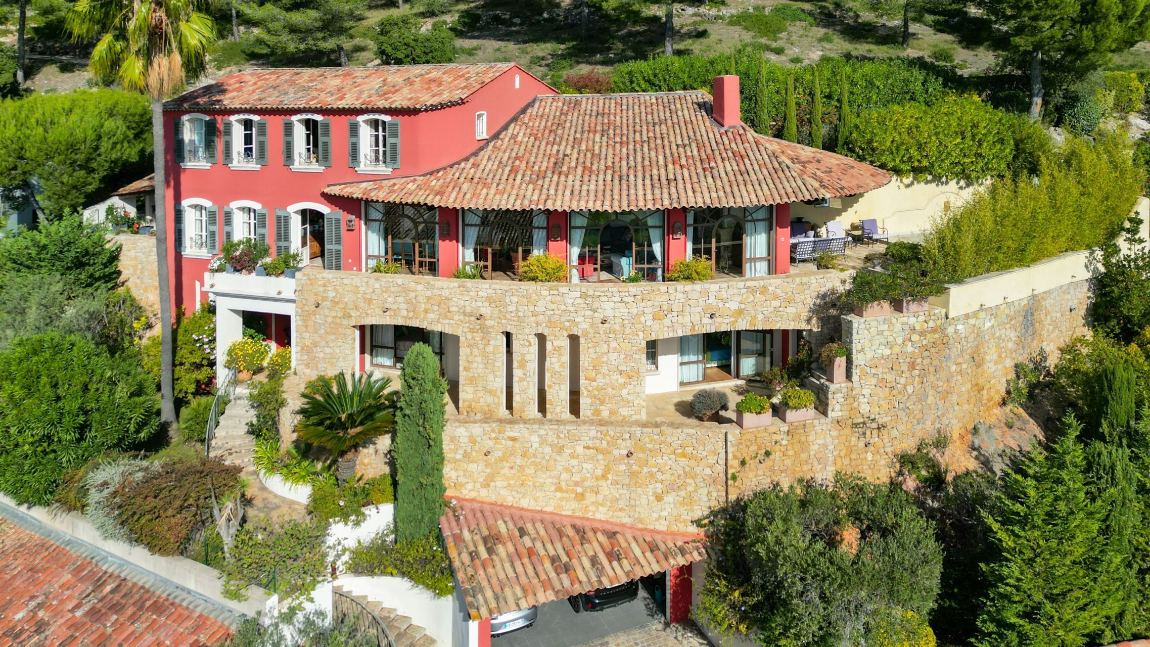 house 7 Rooms for sale on ST CYR SUR MER (83270)