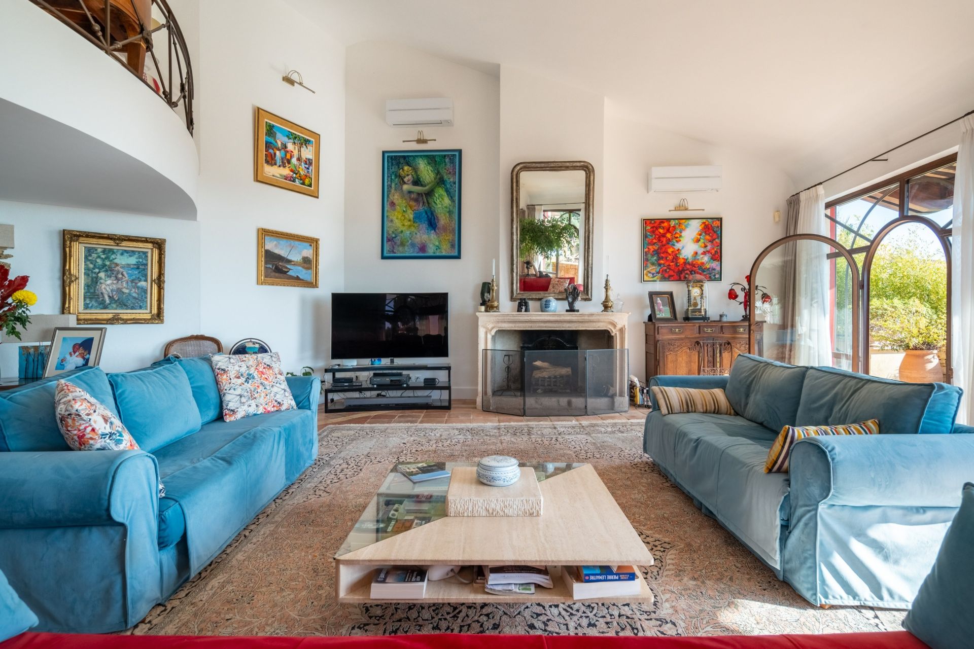 house 7 Rooms for sale on ST CYR SUR MER (83270)