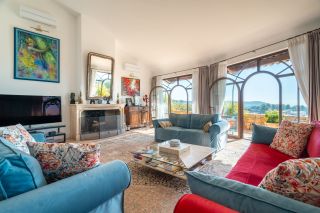 house 7 Rooms for sale on ST CYR SUR MER (83270)