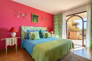 house 7 Rooms for sale on ST CYR SUR MER (83270)