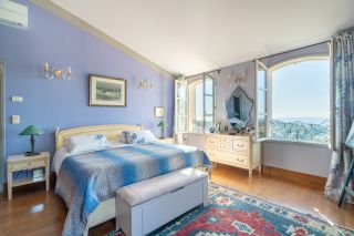 house 7 Rooms for sale on ST CYR SUR MER (83270)