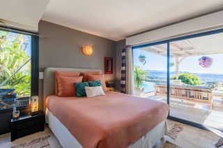 house 6 Rooms for sale on OLLIOULES (83190)