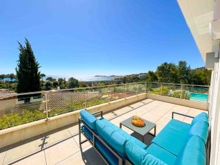 architect's house 9 Rooms for seasonal rent on SANARY SUR MER (83110)