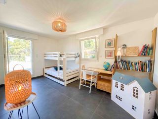 architect's house 9 Rooms for seasonal rent on SANARY SUR MER (83110)