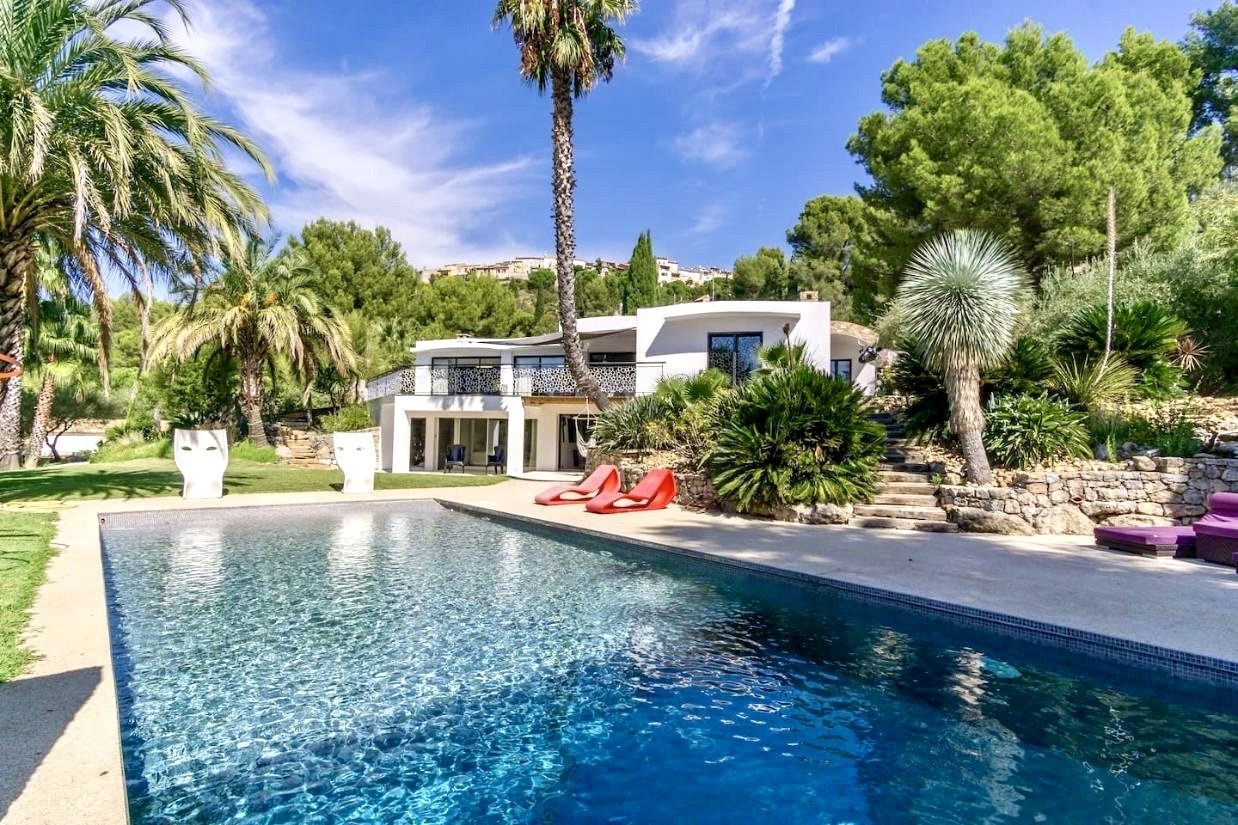maison 7 Pièces en location saisonnière sur LE CASTELLET (83330)