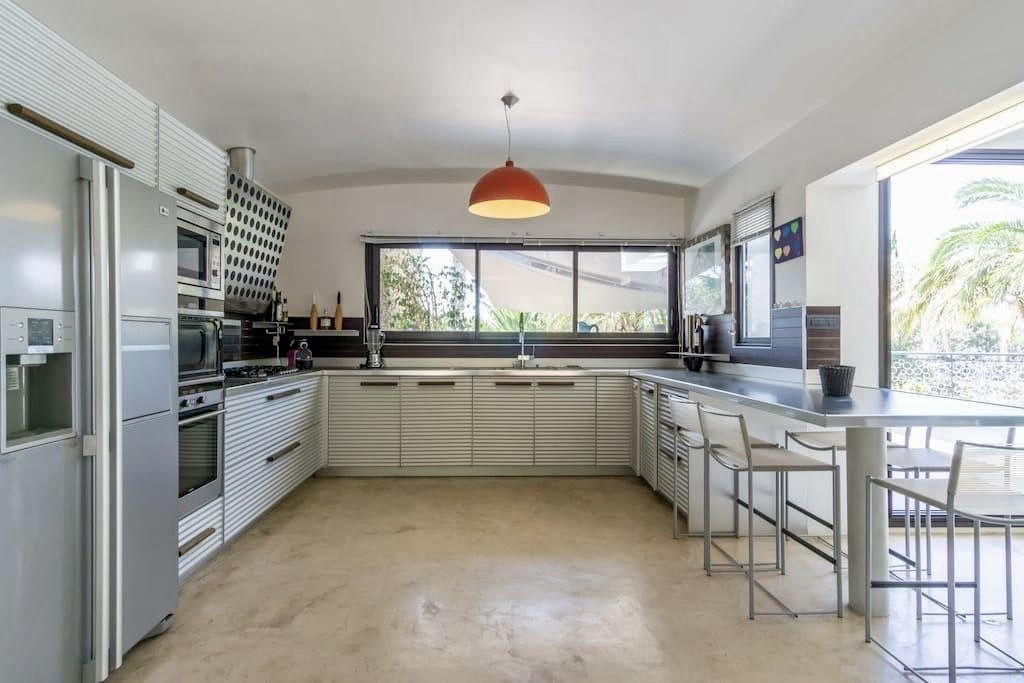 house 7 Rooms for seasonal rent on LE CASTELLET (83330)