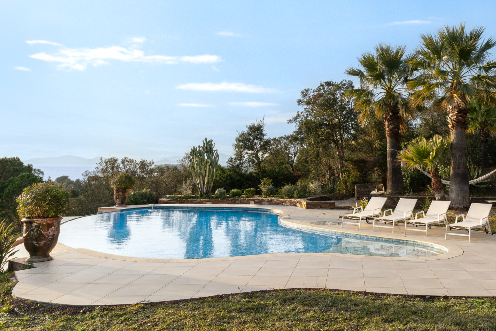 house 6 Rooms for seasonal rent on BORMES LES MIMOSAS (83230)