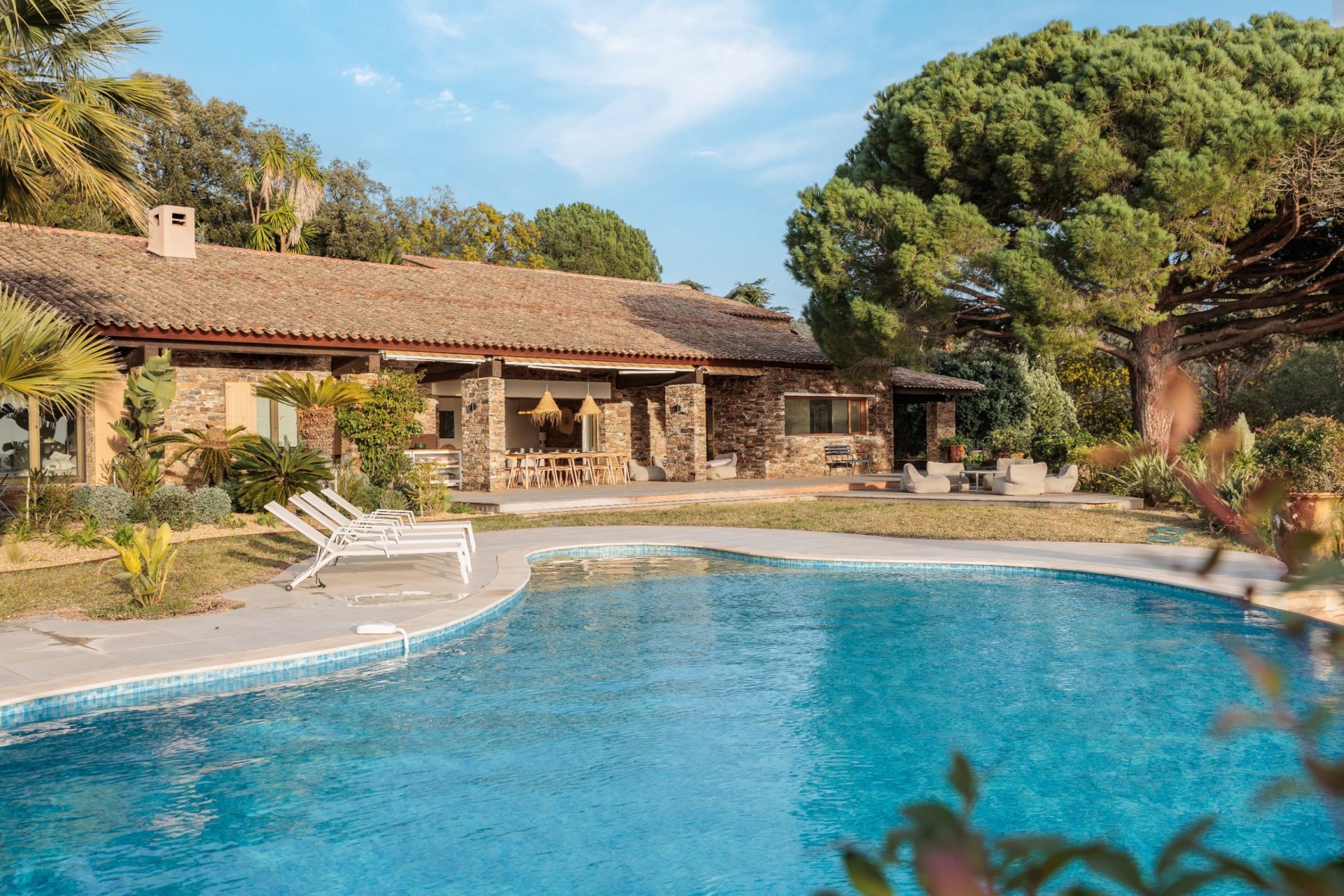 house 6 Rooms for seasonal rent on BORMES LES MIMOSAS (83230)
