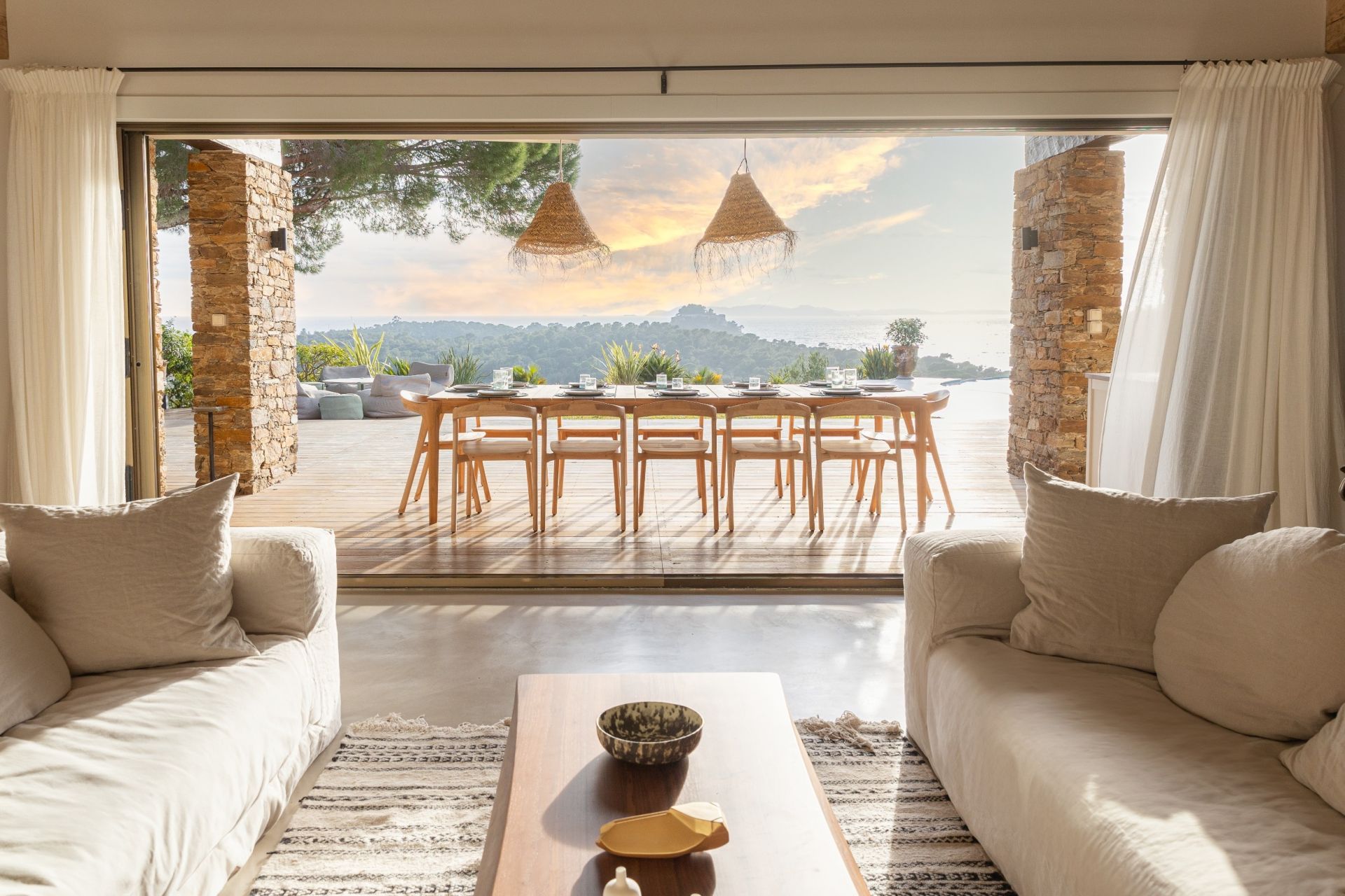 house 6 Rooms for seasonal rent on BORMES LES MIMOSAS (83230)