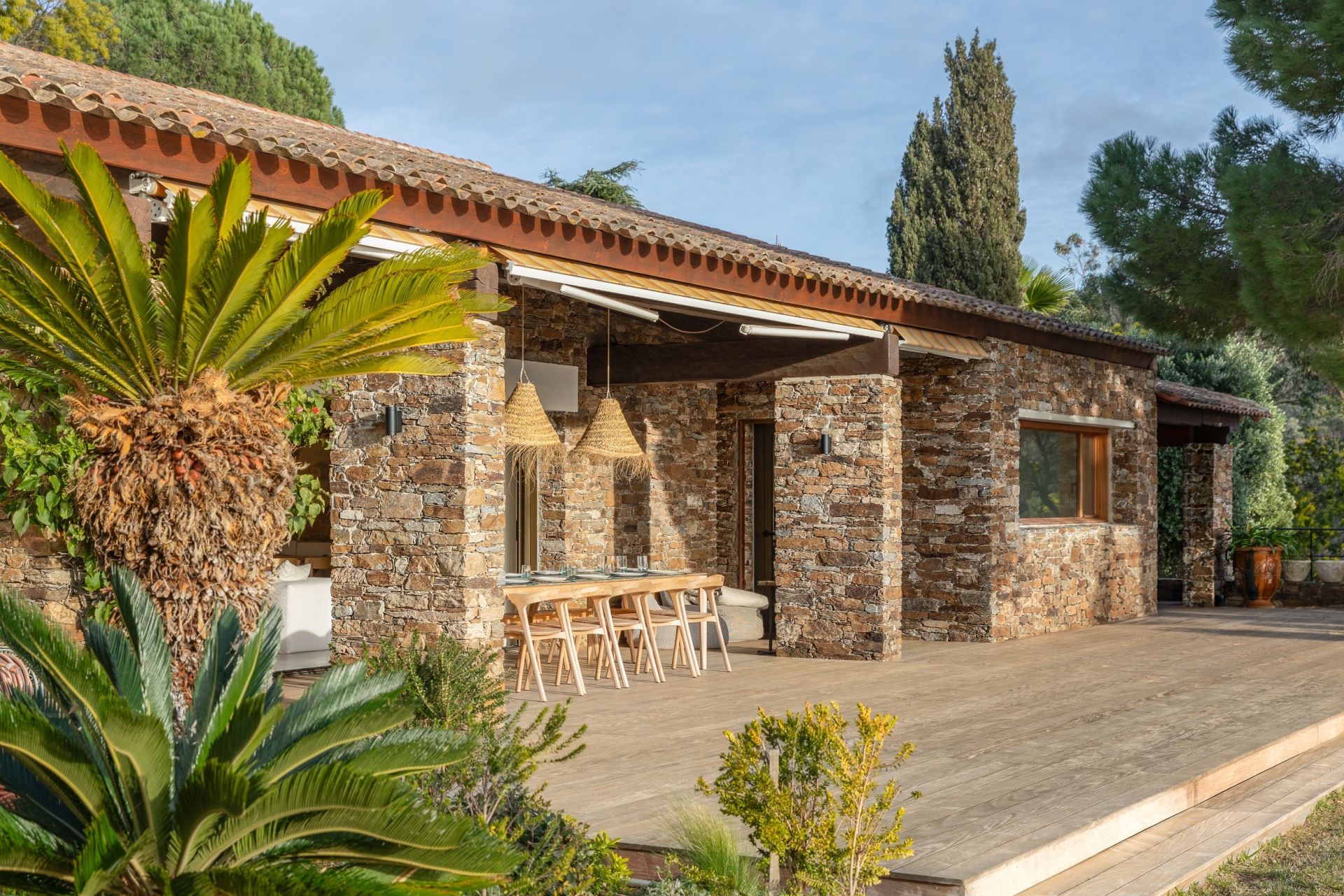 house 6 Rooms for seasonal rent on BORMES LES MIMOSAS (83230)