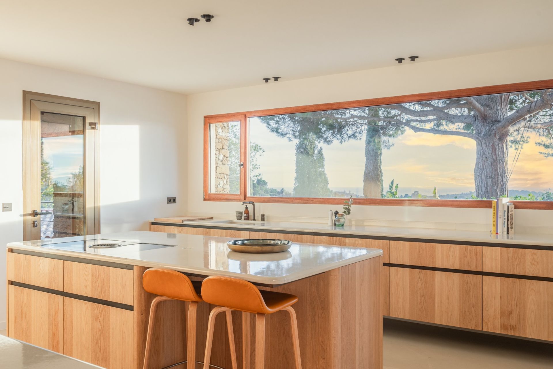 house 6 Rooms for seasonal rent on BORMES LES MIMOSAS (83230)