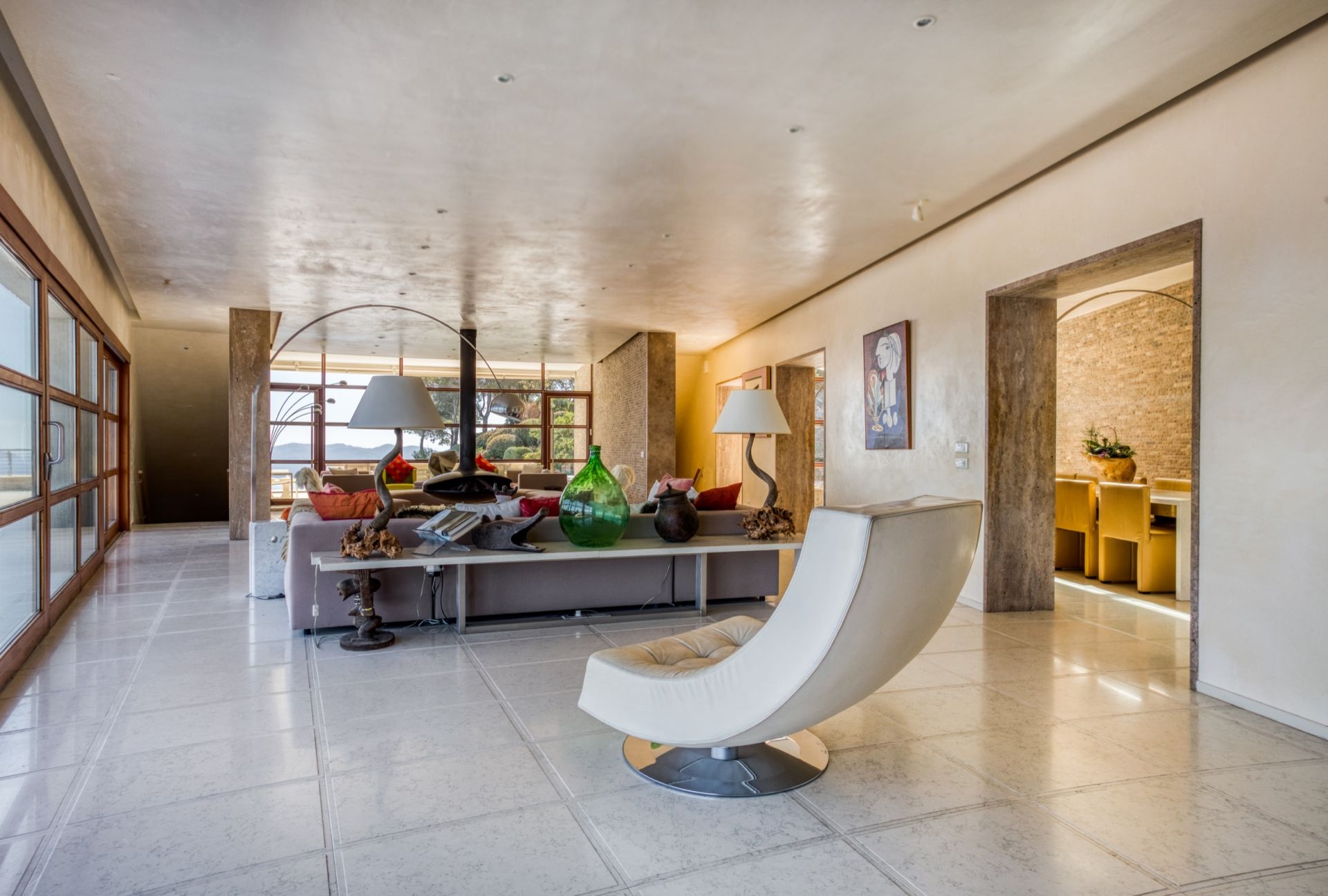 villa 10 Rooms for seasonal rent on BORMES LES MIMOSAS (83230)