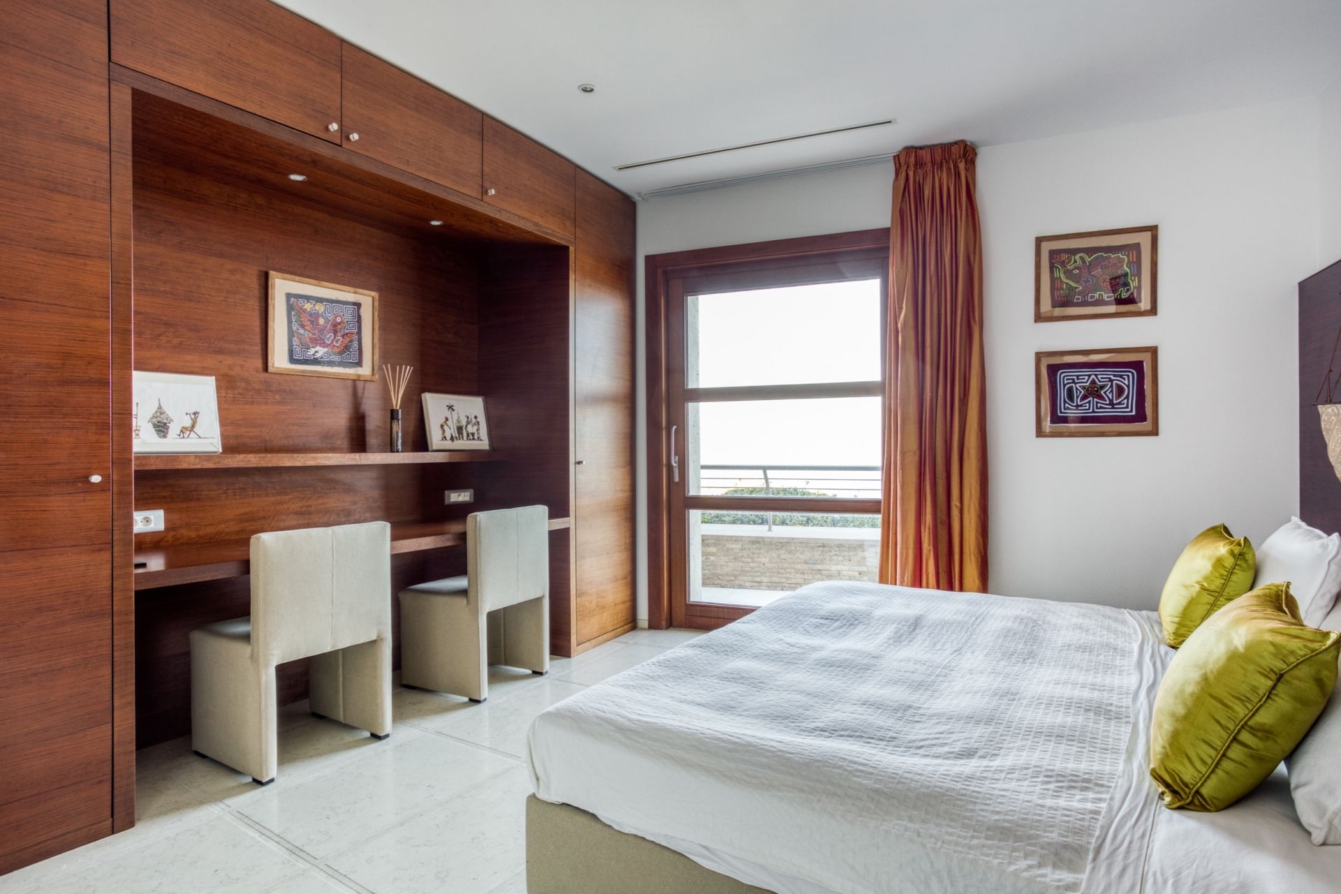 villa 10 Rooms for seasonal rent on BORMES LES MIMOSAS (83230)