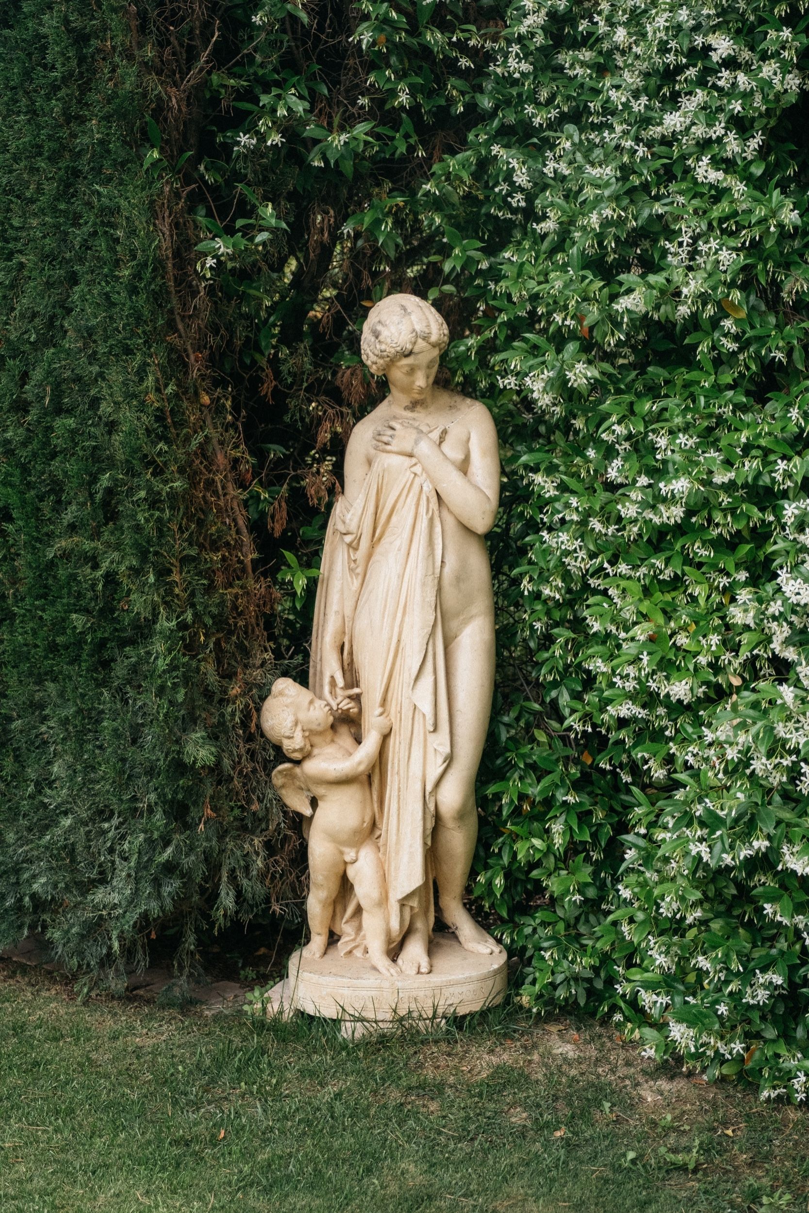 castle 28 Rooms for seasonal rent on LE PRADET (83220)