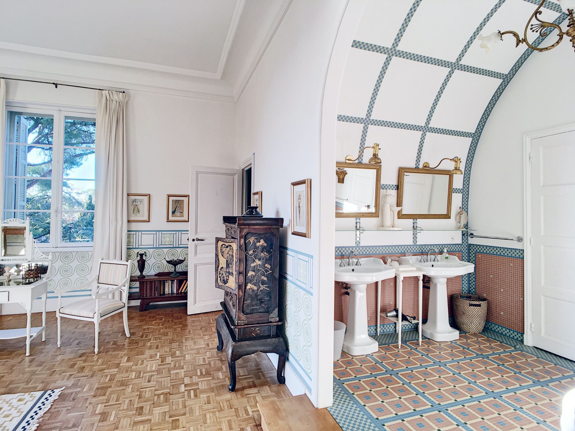 castle 28 Rooms for seasonal rent on LE PRADET (83220)