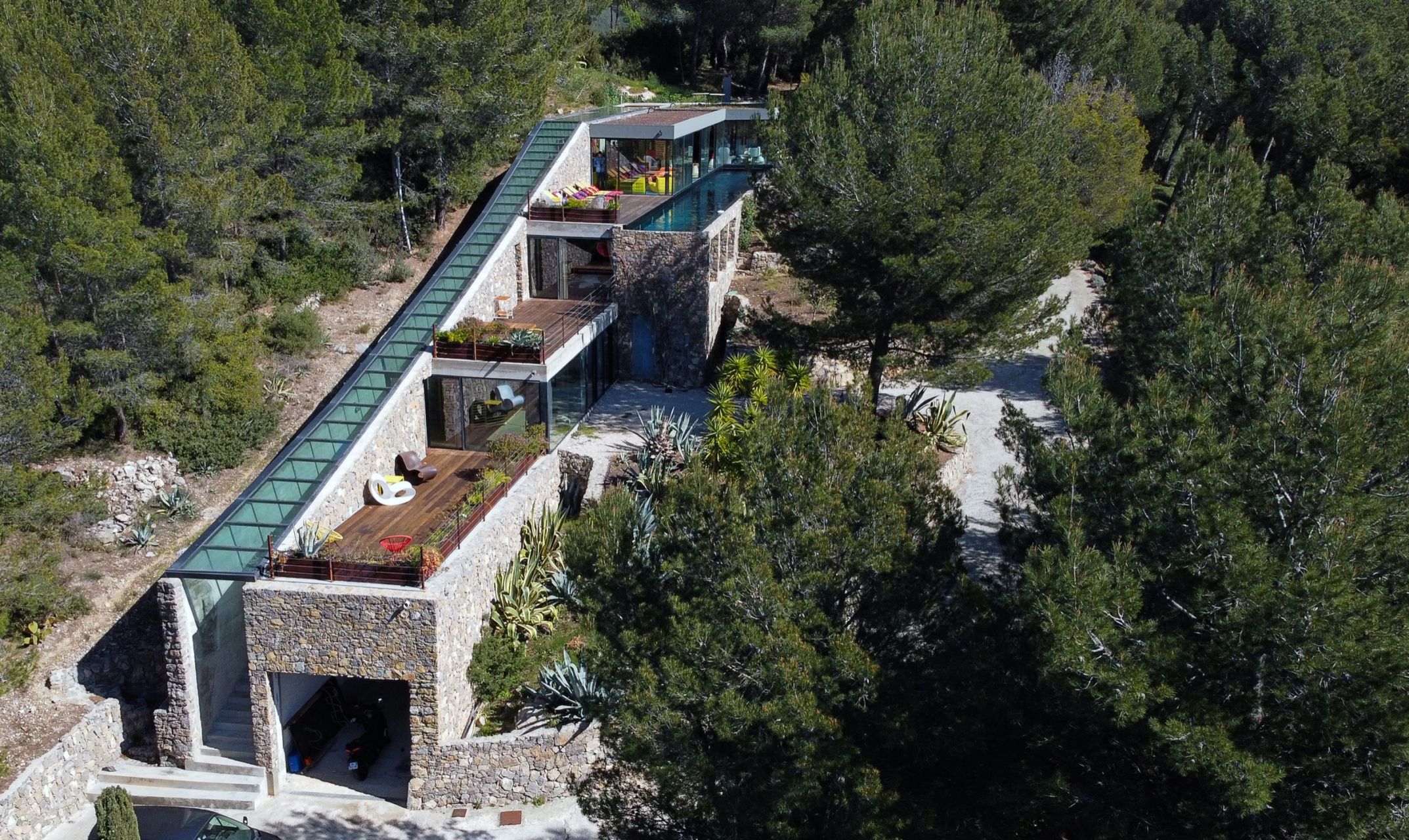 villa 5 Rooms for seasonal rent on BANDOL (83150)